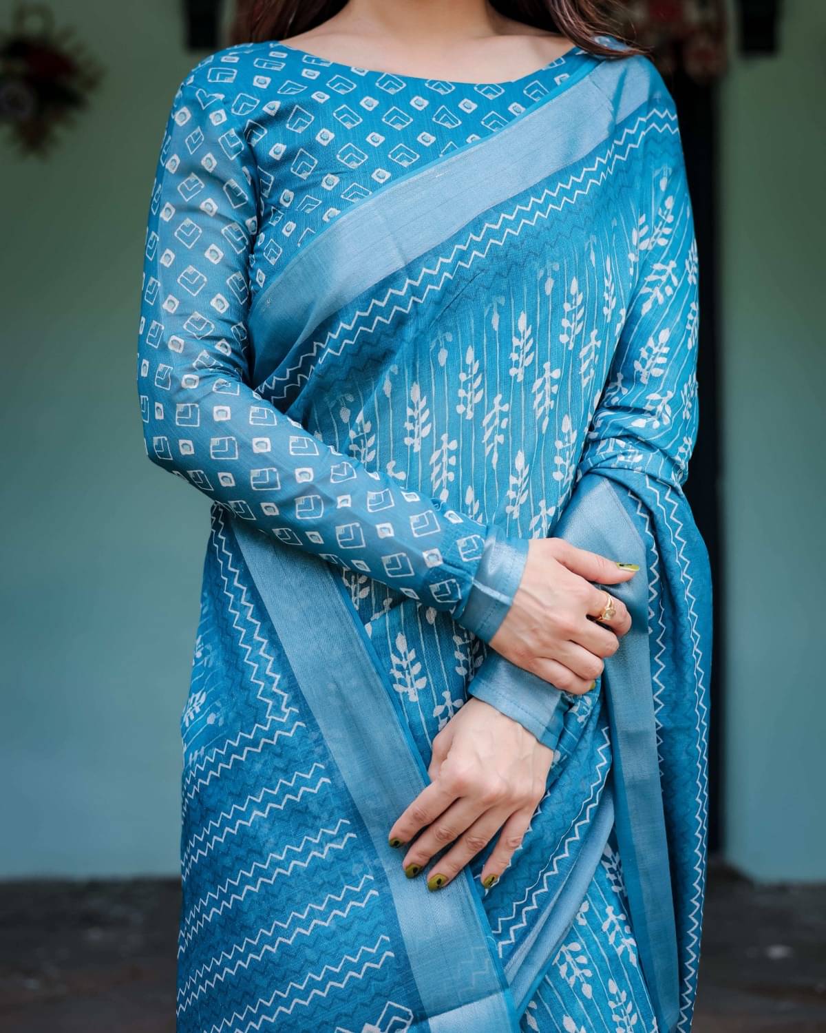     			Almaari Fashion Linen Printed Saree With Unstitched Blouse Piece ( Multicolor )