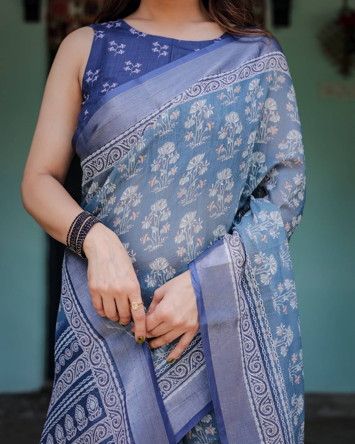    			Almaari Fashion Linen Printed Saree With Unstitched Blouse Piece ( Multicolor )