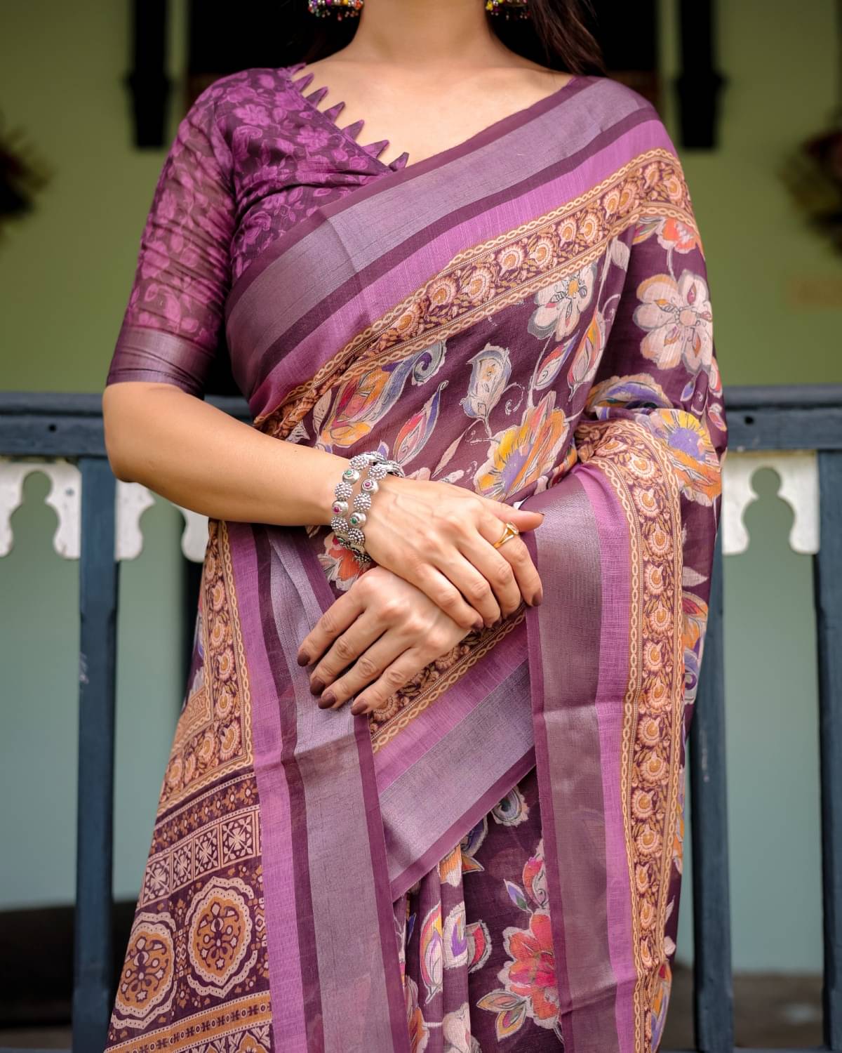     			Almaari Fashion Linen Printed Saree With Unstitched Blouse Piece ( Multicolor )