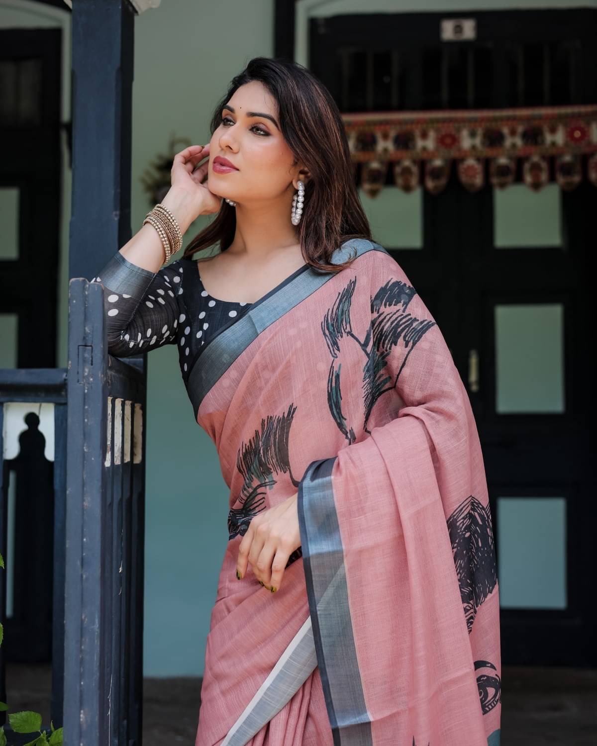 Almaari Fashion Linen Printed Saree With Unstitched Blouse Piece ( Multicolor ) Almaari Fashion Linen Printed Saree With Unstitched Blouse Piece ( Multicolor )