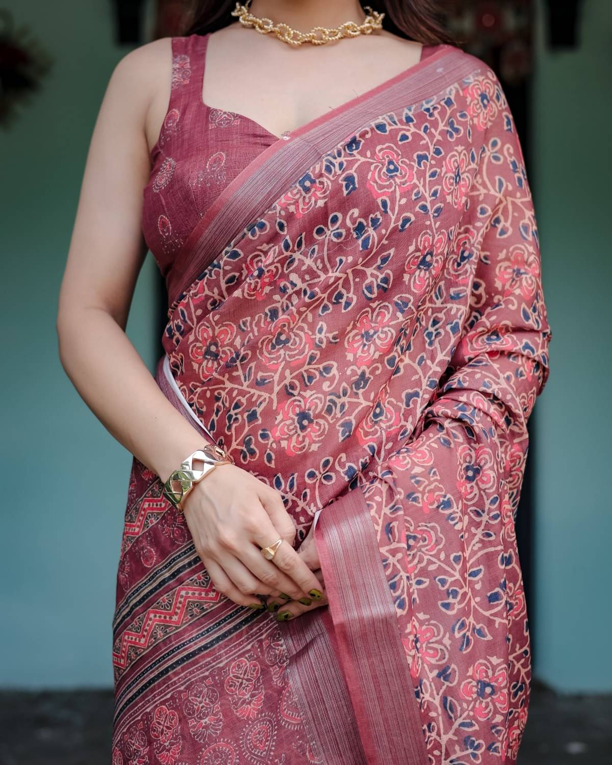 Almaari Fashion Linen Printed Saree With Unstitched Blouse Piece ( Multicolor ) Almaari Fashion Linen Printed Saree With Unstitched Blouse Piece ( Multicolor )
