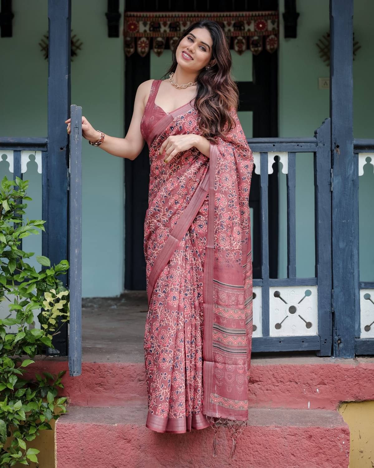     			Almaari Fashion Linen Printed Saree With Unstitched Blouse Piece ( Multicolor )