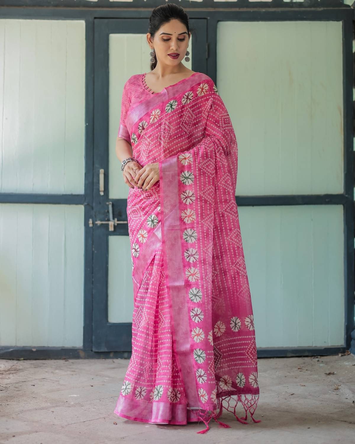     			Almaari Fashion Linen Printed Saree With Unstitched Blouse Piece ( Multicolor )