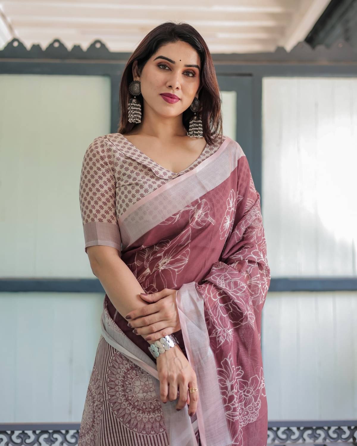 Almaari Fashion Linen Printed Saree With Unstitched Blouse Piece ( Multicolor ) Almaari Fashion Linen Printed Saree With Unstitched Blouse Piece ( Multicolor )