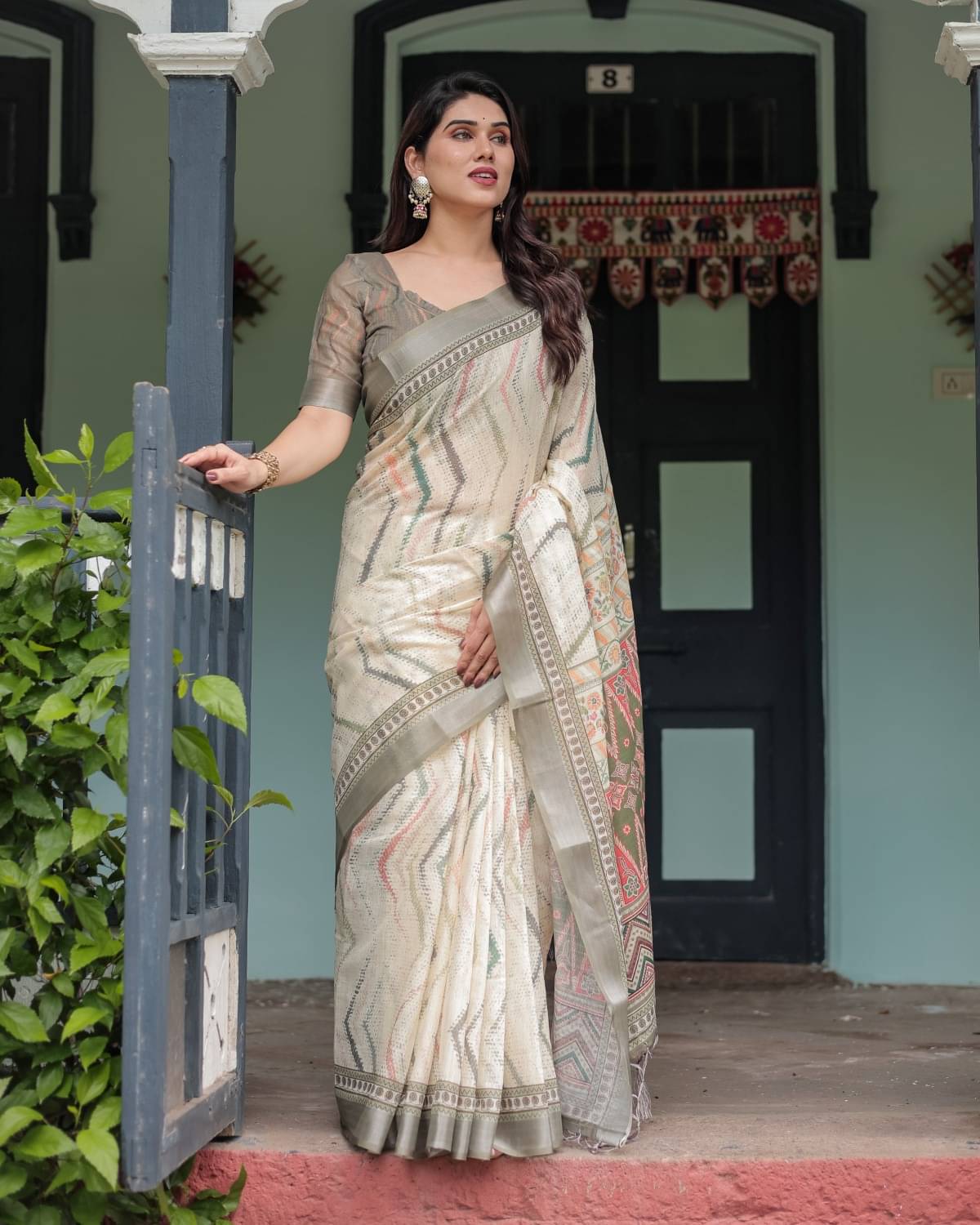     			Almaari Fashion Linen Printed Saree With Unstitched Blouse Piece ( Multicolor )