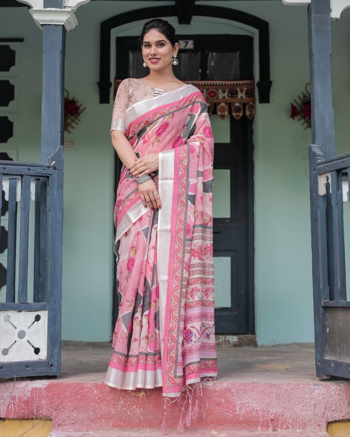Almaari Fashion Linen Printed Saree With Unstitched Blouse Piece ( Multicolor ) Almaari Fashion Linen Printed Saree With Unstitched Blouse Piece ( Multicolor )