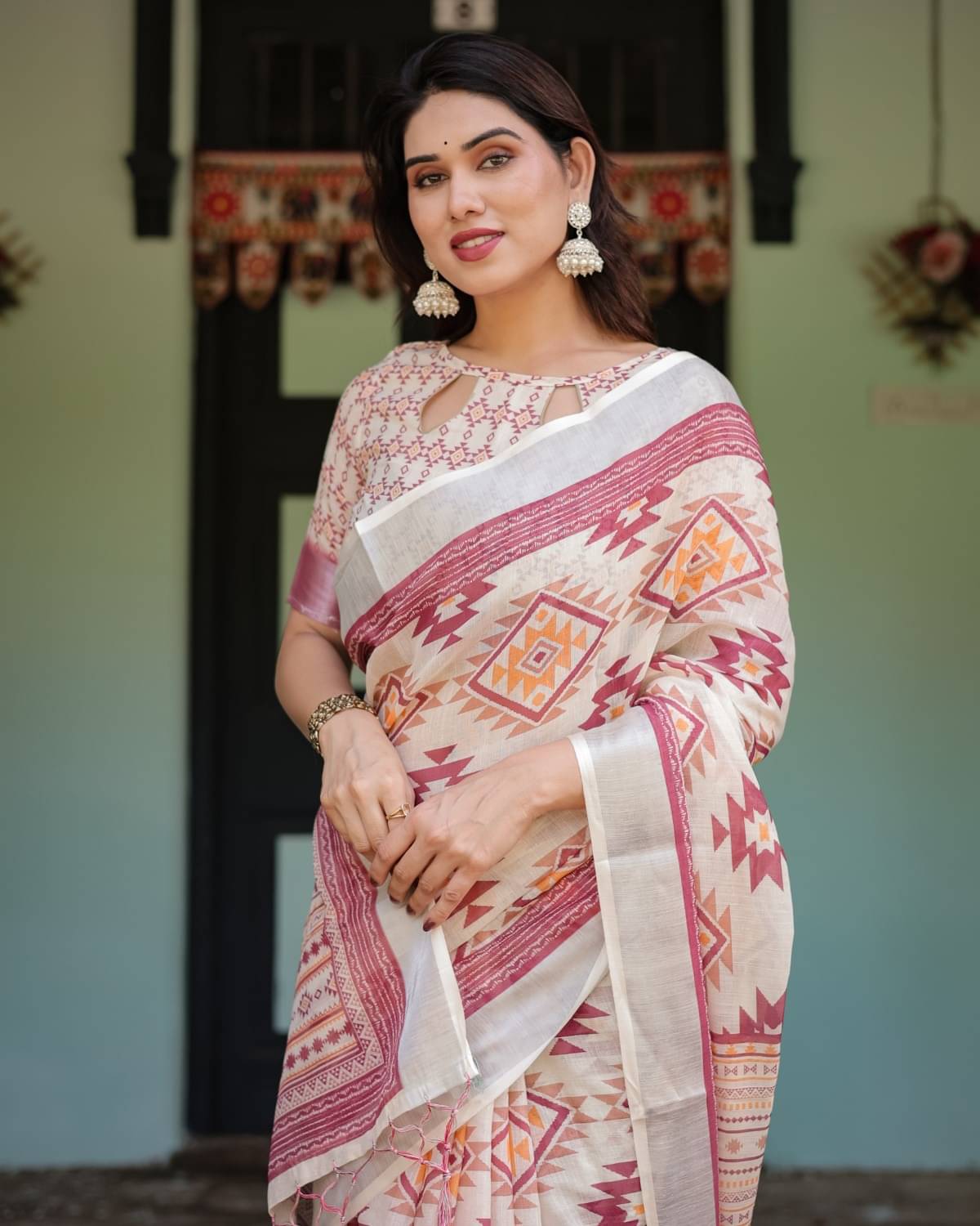     			Almaari Fashion Linen Printed Saree With Unstitched Blouse Piece ( Multicolor )