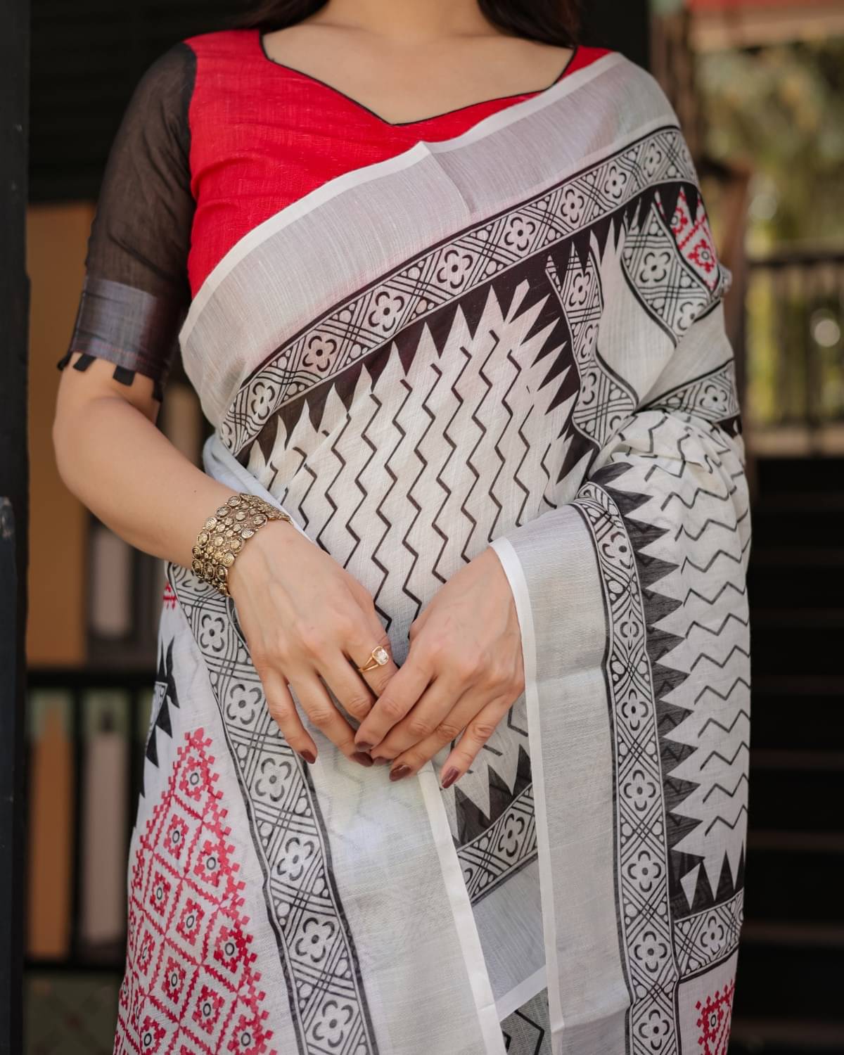 Almaari Fashion Linen Printed Saree With Unstitched Blouse Piece ( Multicolor ) Almaari Fashion Linen Printed Saree With Unstitched Blouse Piece ( Multicolor )