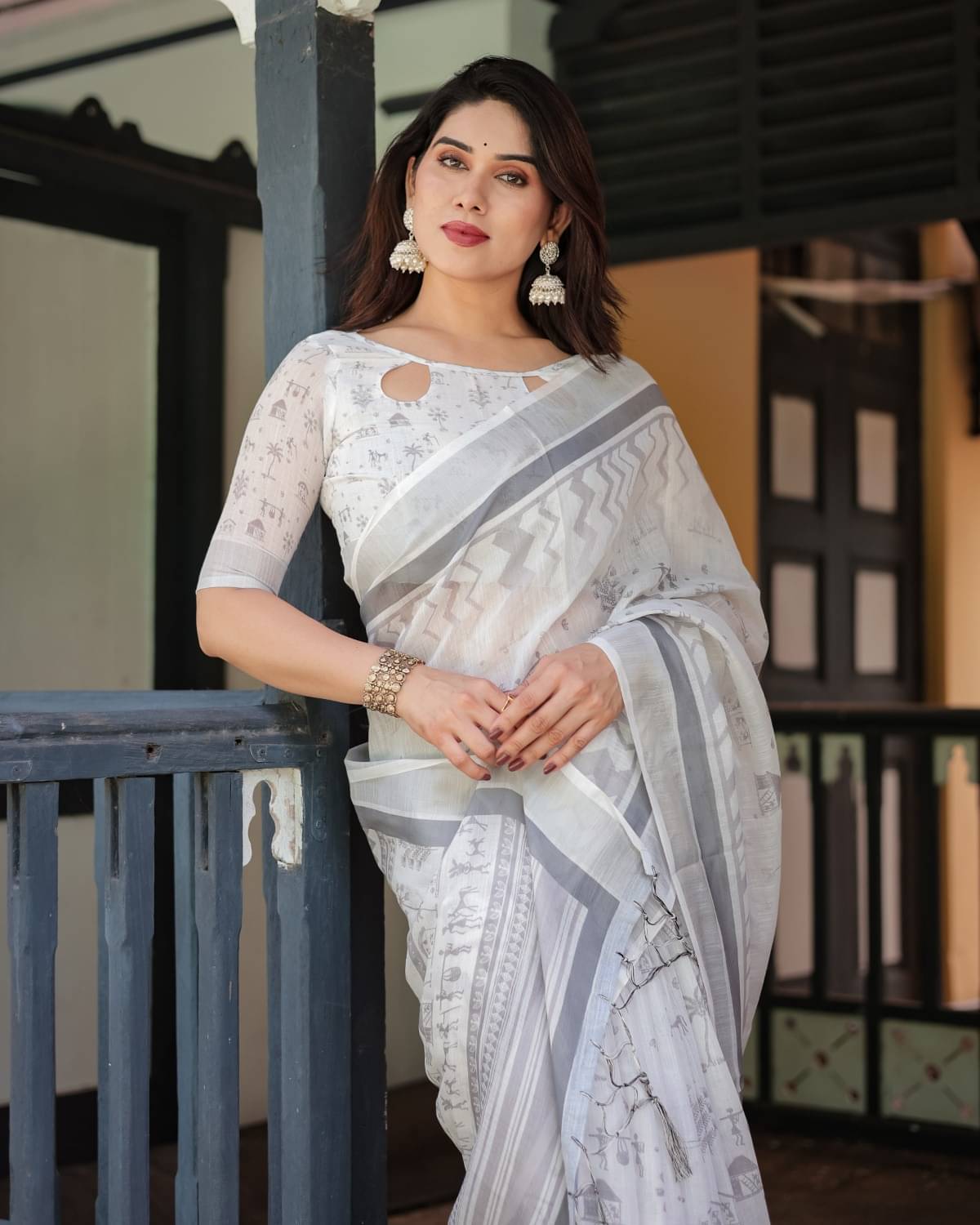 Almaari Fashion Linen Printed Saree With Unstitched Blouse Piece ( Multicolor ) Almaari Fashion Linen Printed Saree With Unstitched Blouse Piece ( Multicolor )