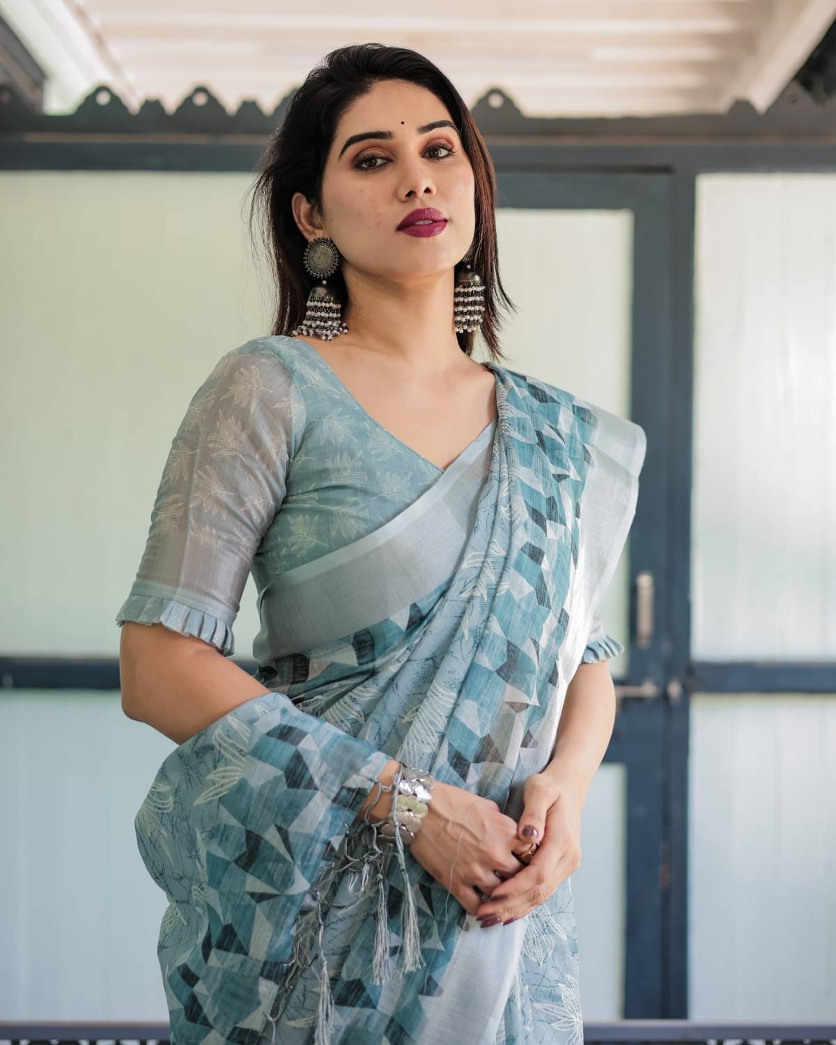 Almaari Fashion Linen Printed Saree With Unstitched Blouse Piece ( Multicolor ) Almaari Fashion Linen Printed Saree With Unstitched Blouse Piece ( Multicolor )