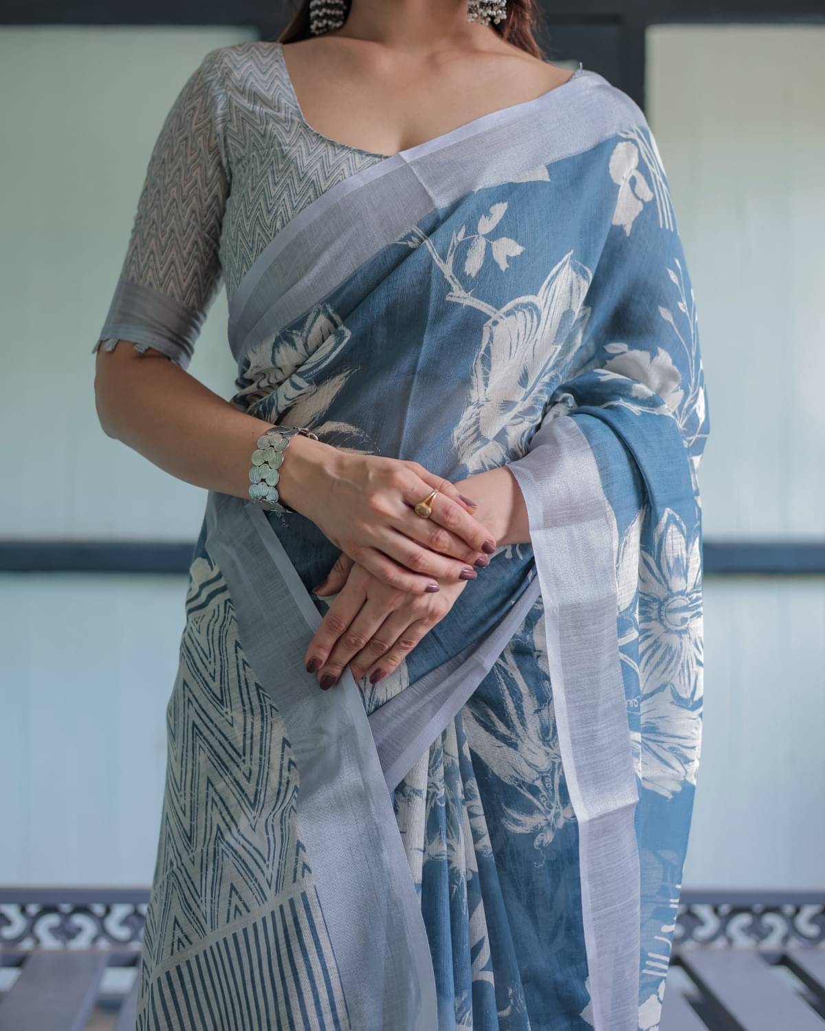 Almaari Fashion Linen Printed Saree With Unstitched Blouse Piece ( Multicolor ) Almaari Fashion Linen Printed Saree With Unstitched Blouse Piece ( Multicolor )