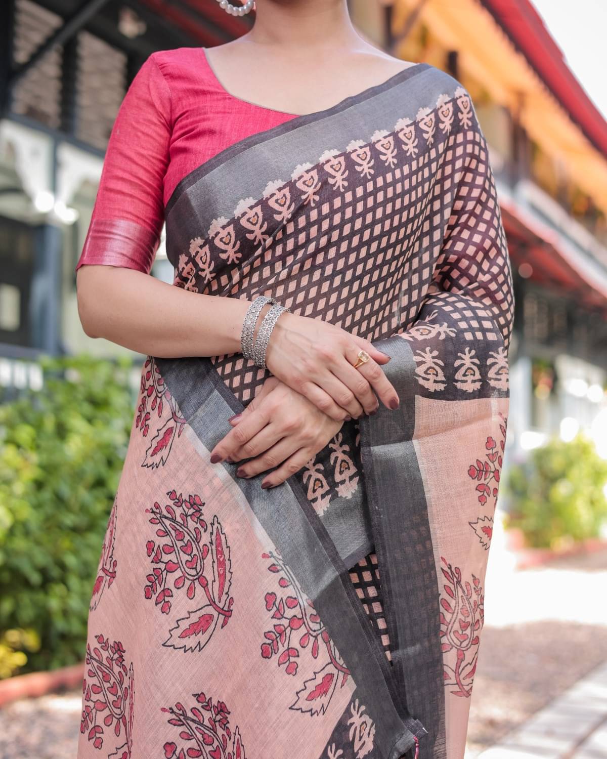Almaari Fashion Linen Printed Saree With Unstitched Blouse Piece ( Multicolor ) Almaari Fashion Linen Printed Saree With Unstitched Blouse Piece ( Multicolor )
