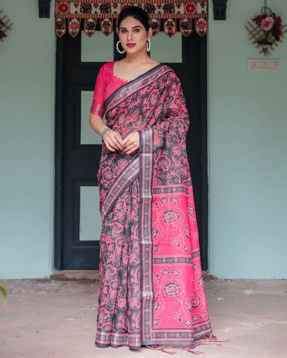     			Almaari Fashion Linen Printed Saree With Unstitched Blouse Piece ( Multicolor )