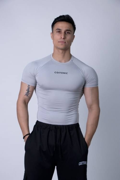 Coitonic Light Grey Polyester Slim Fit Men's Compression T-Shirt ( Pack of 1 )     			Coitonic Light Grey Polyester Slim Fit Men's Compression T-Shirt ( Pack of 1 )