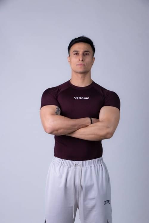 Coitonic Maroon Polyester Slim Fit Men's Compression T-Shirt ( Pack of 1 )     			Coitonic Maroon Polyester Slim Fit Men's Compression T-Shirt ( Pack of 1 )