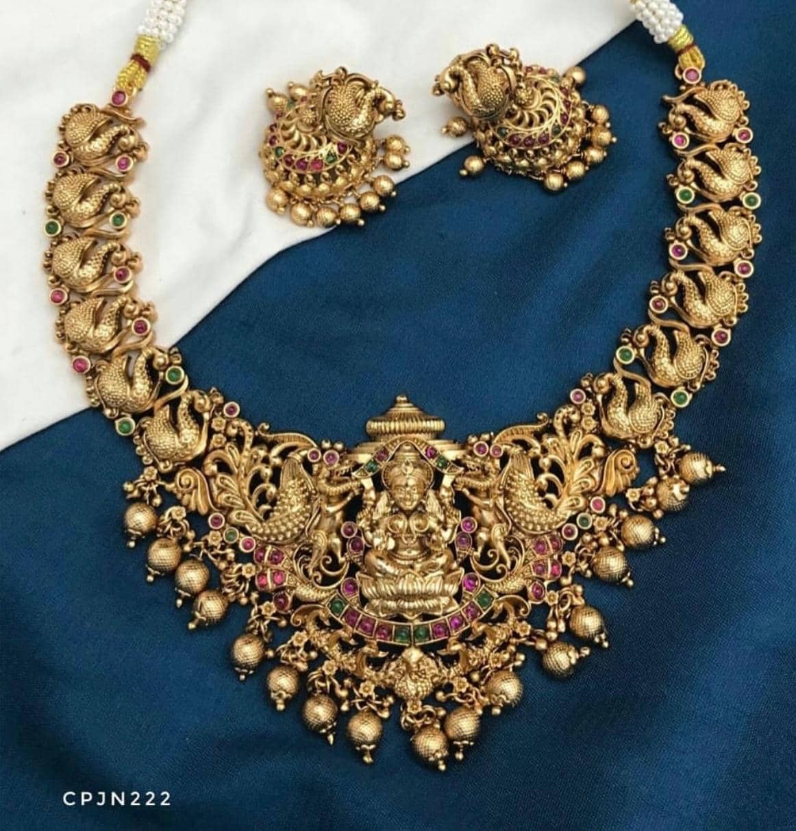 KEYMAX Golden Alloy Necklace Set ( Pack of 1 )