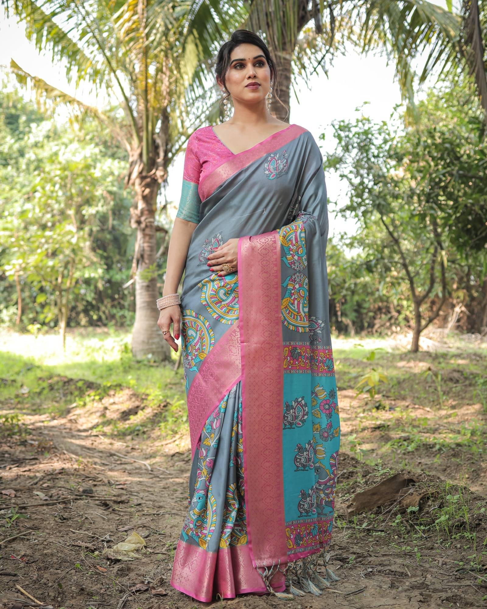 Almaari Fashion Cotton Silk Printed Saree With Unstitched Blouse Piece ( Grey )     			Almaari Fashion Cotton Silk Printed Saree With Unstitched Blouse Piece ( Grey )