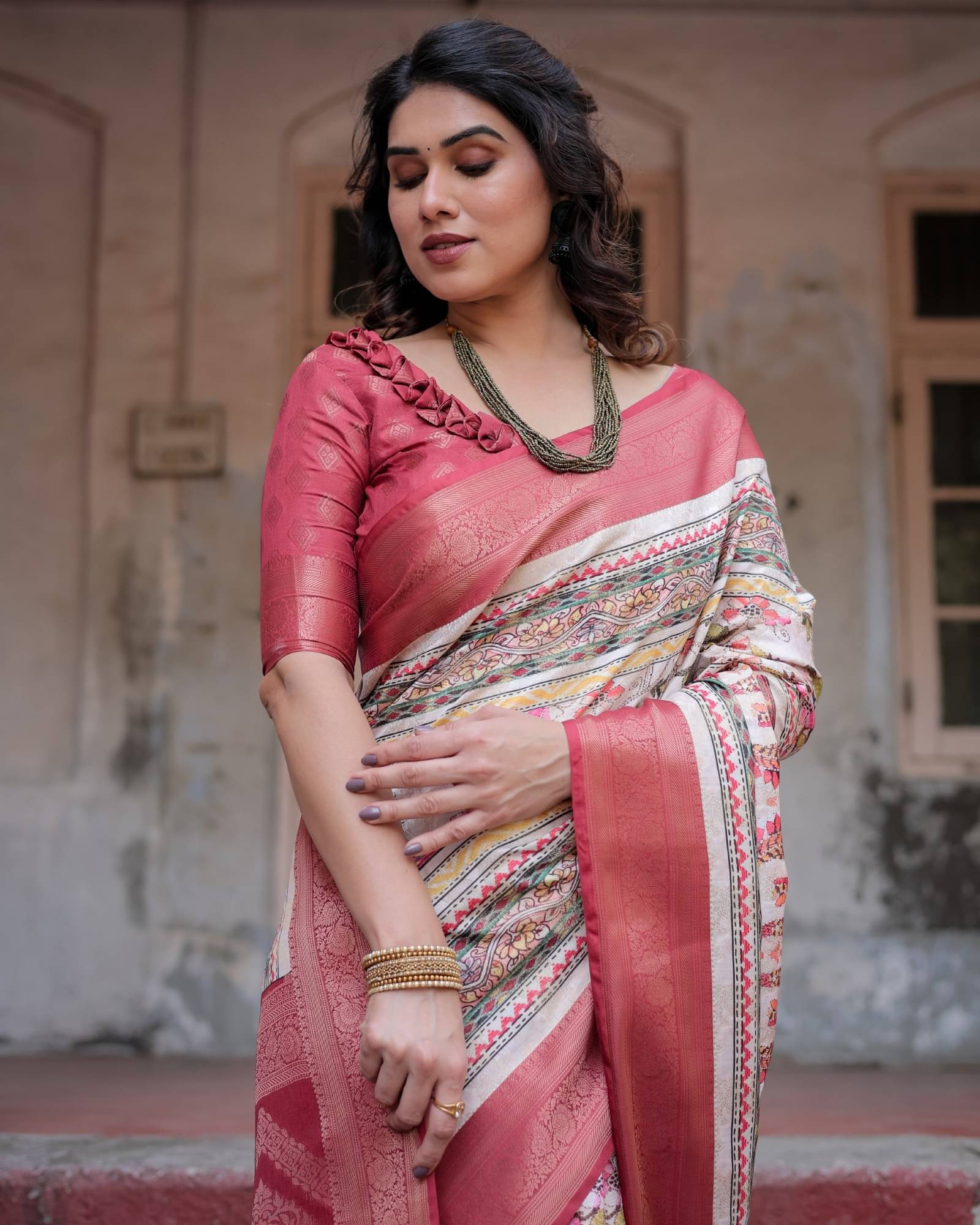     			Almaari Fashion Cotton Silk Printed Saree With Unstitched Blouse Piece ( Cream )