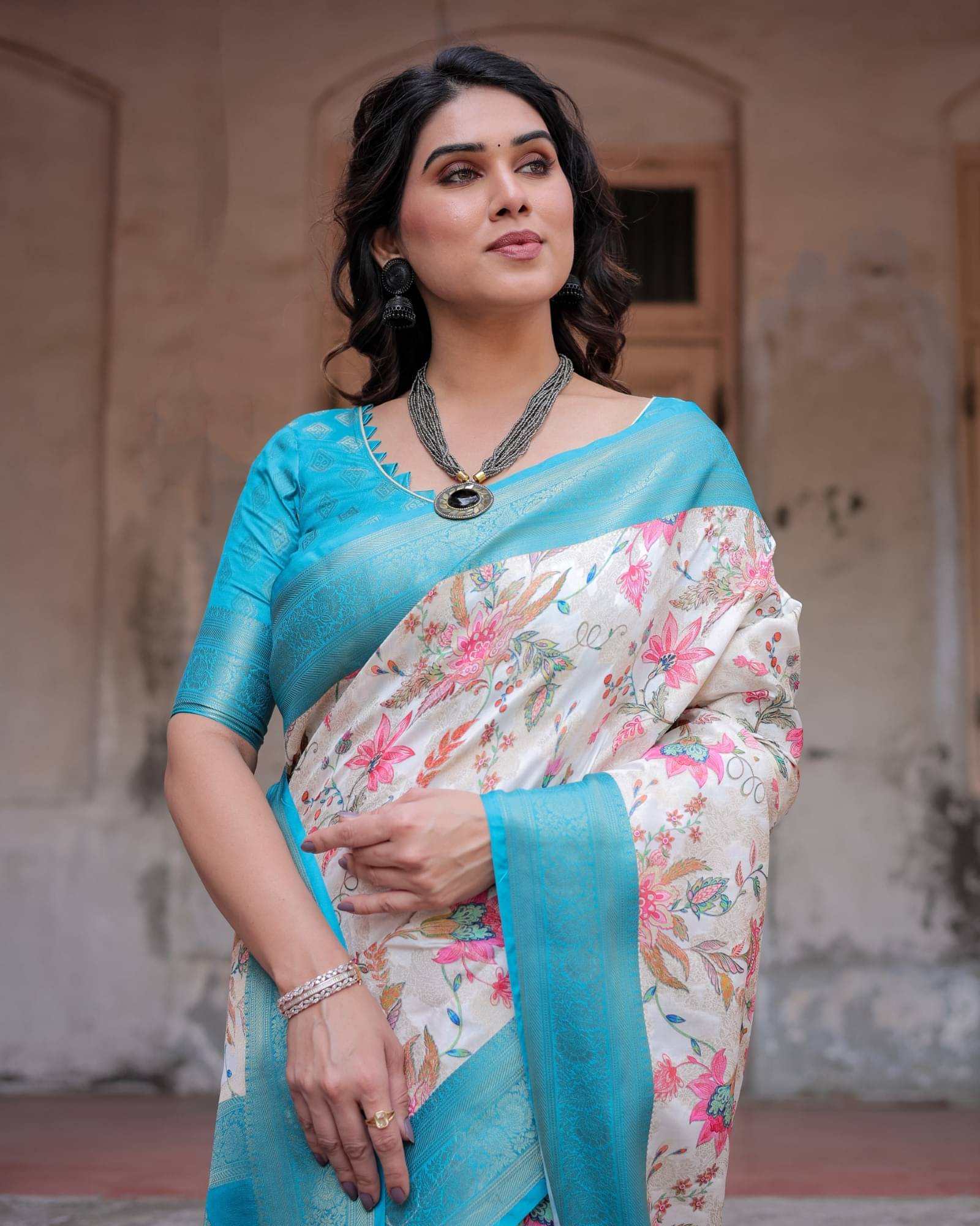 Almaari Fashion Cotton Silk Printed Saree With Unstitched Blouse Piece ( White ) Almaari Fashion Cotton Silk Printed Saree With Unstitched Blouse Piece ( White )