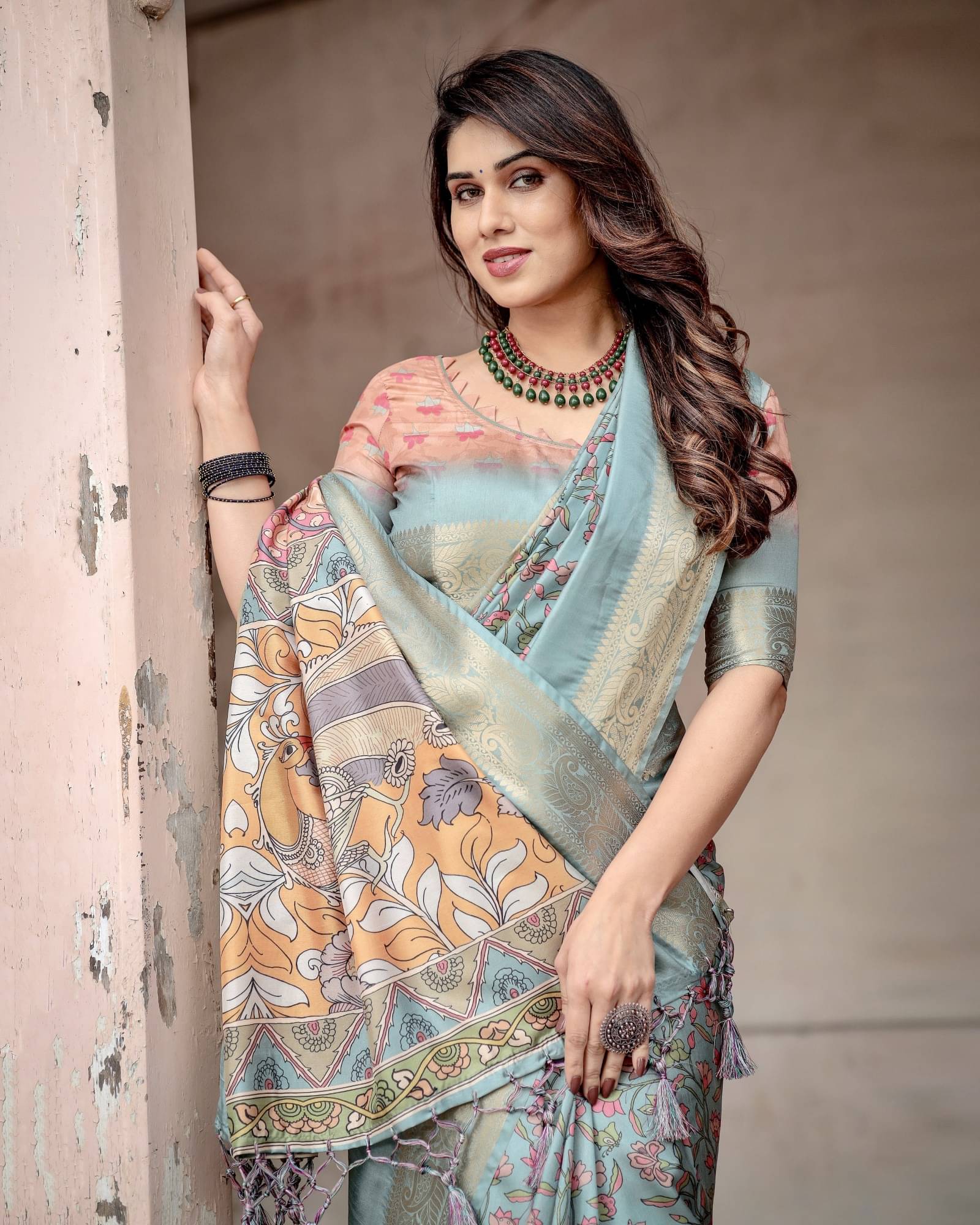Almaari Fashion Cotton Silk Printed Saree With Unstitched Blouse Piece ( Grey ) Almaari Fashion Cotton Silk Printed Saree With Unstitched Blouse Piece ( Grey )