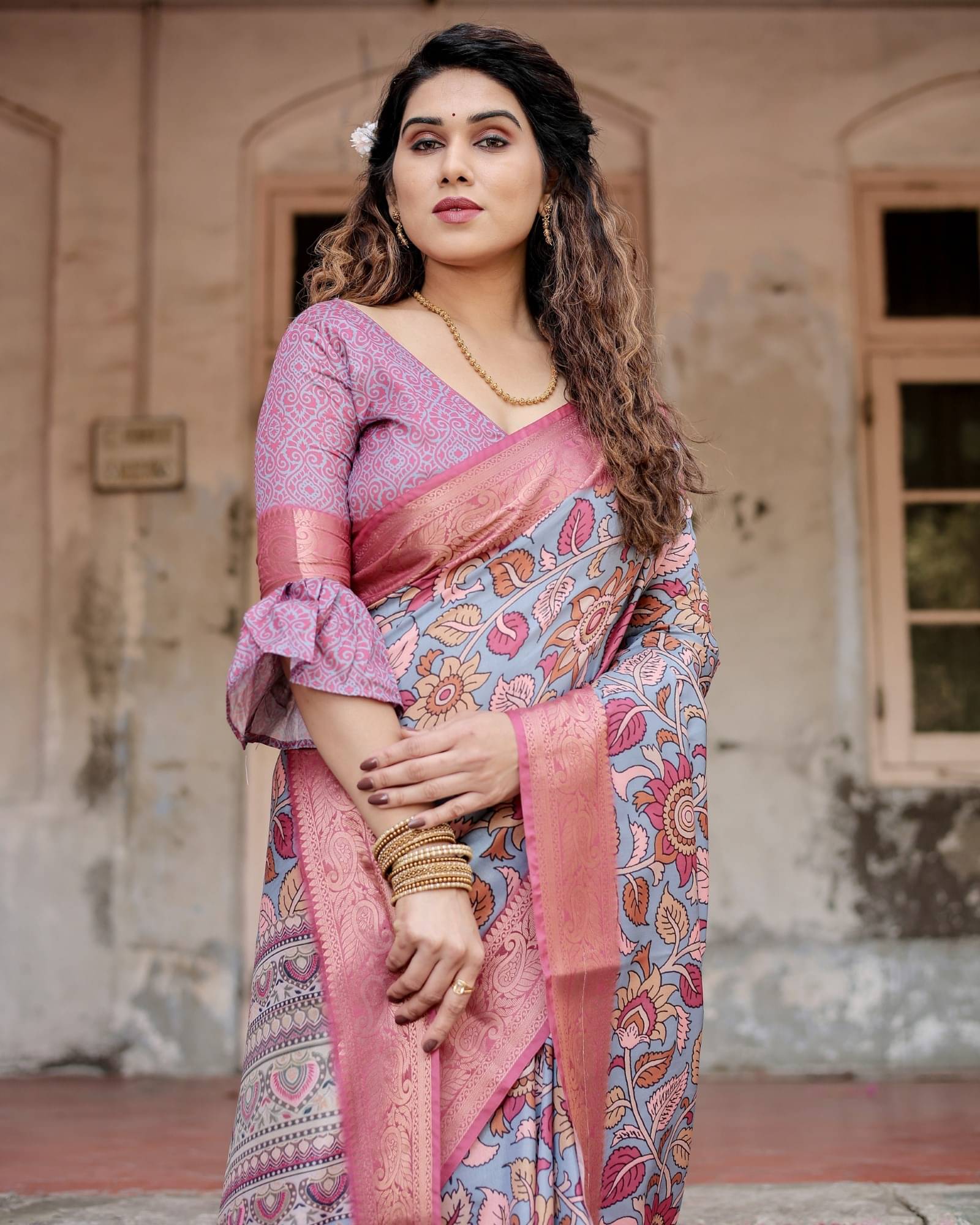 Almaari Fashion Cotton Silk Printed Saree With Unstitched Blouse Piece ( Grey ) Almaari Fashion Cotton Silk Printed Saree With Unstitched Blouse Piece ( Grey )