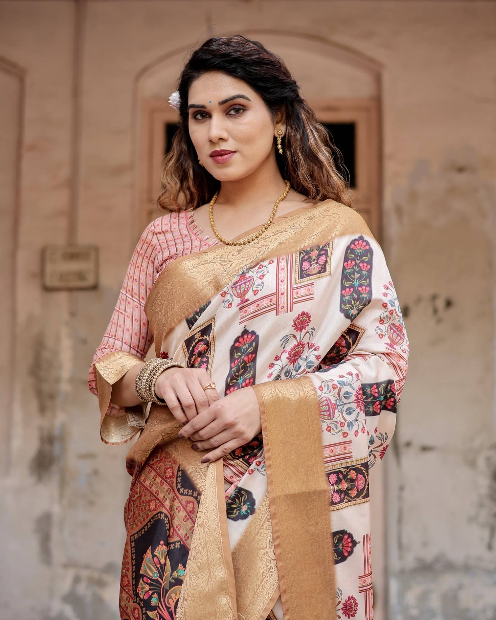 Almaari Fashion Cotton Silk Printed Saree With Unstitched Blouse Piece ( White ) Almaari Fashion Cotton Silk Printed Saree With Unstitched Blouse Piece ( White )