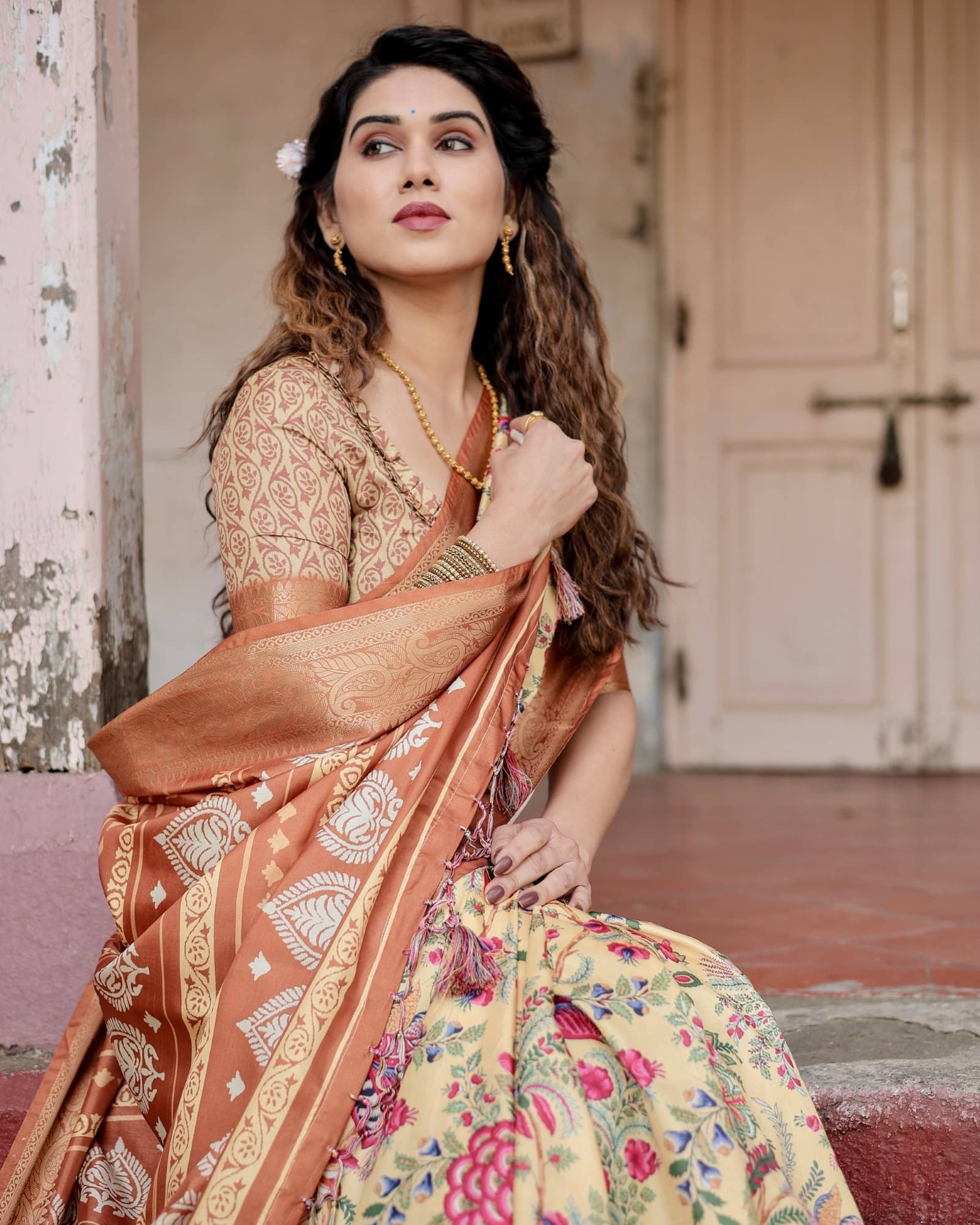     			Almaari Fashion Cotton Silk Printed Saree With Unstitched Blouse Piece ( Yellow )