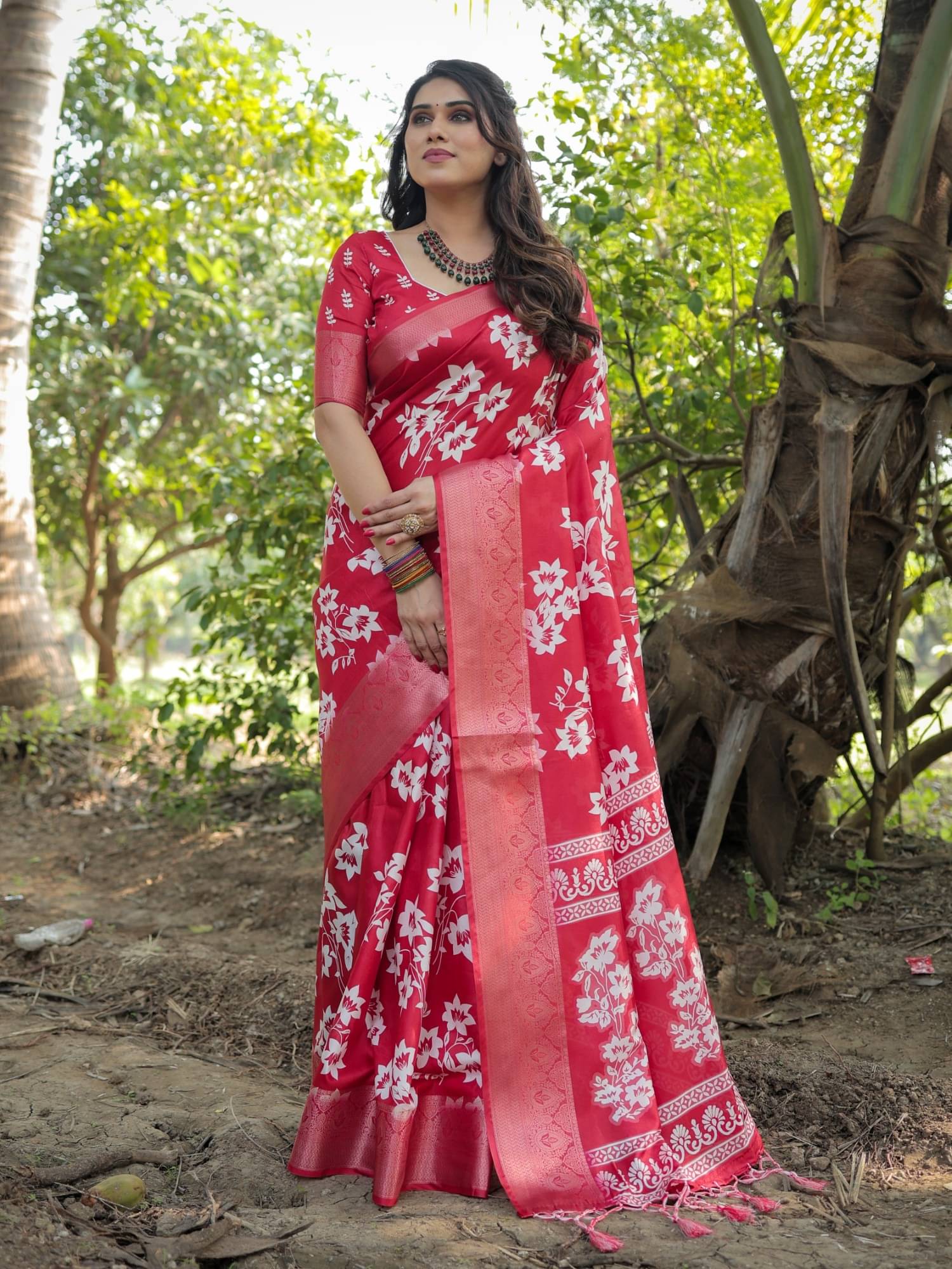 Almaari Fashion Cotton Silk Printed Saree With Unstitched Blouse Piece ( Red ) Almaari Fashion Cotton Silk Printed Saree With Unstitched Blouse Piece ( Red )