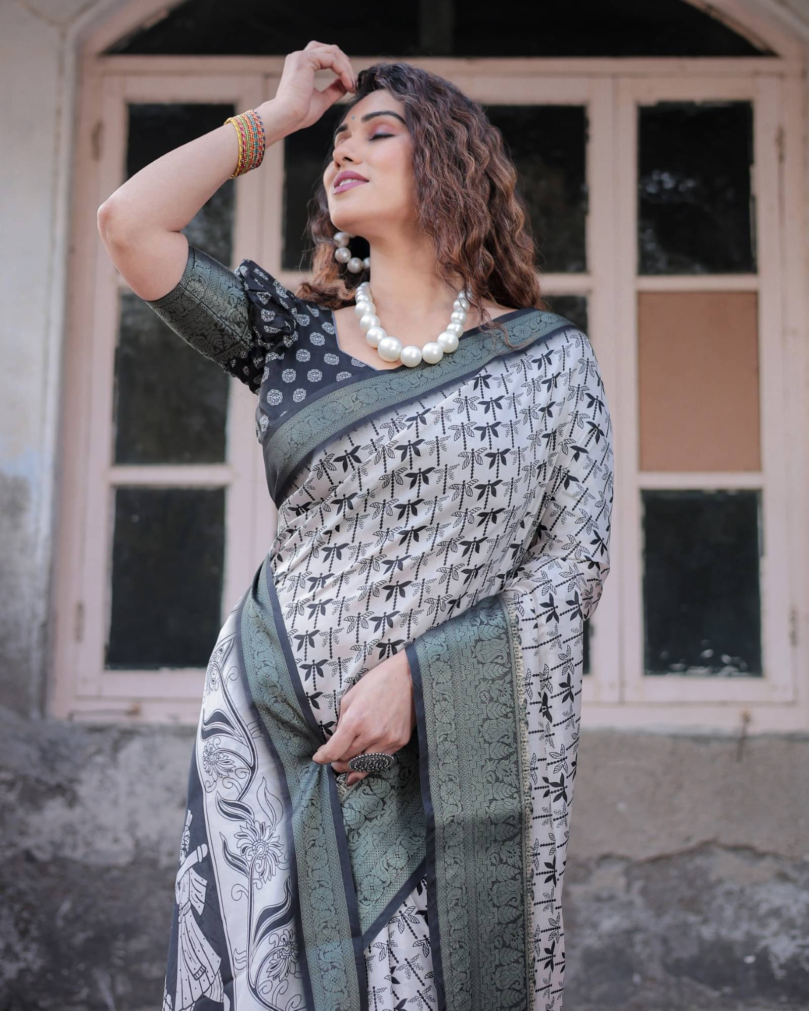 Almaari Fashion Cotton Silk Printed Saree With Unstitched Blouse Piece ( Grey ) Almaari Fashion Cotton Silk Printed Saree With Unstitched Blouse Piece ( Grey )