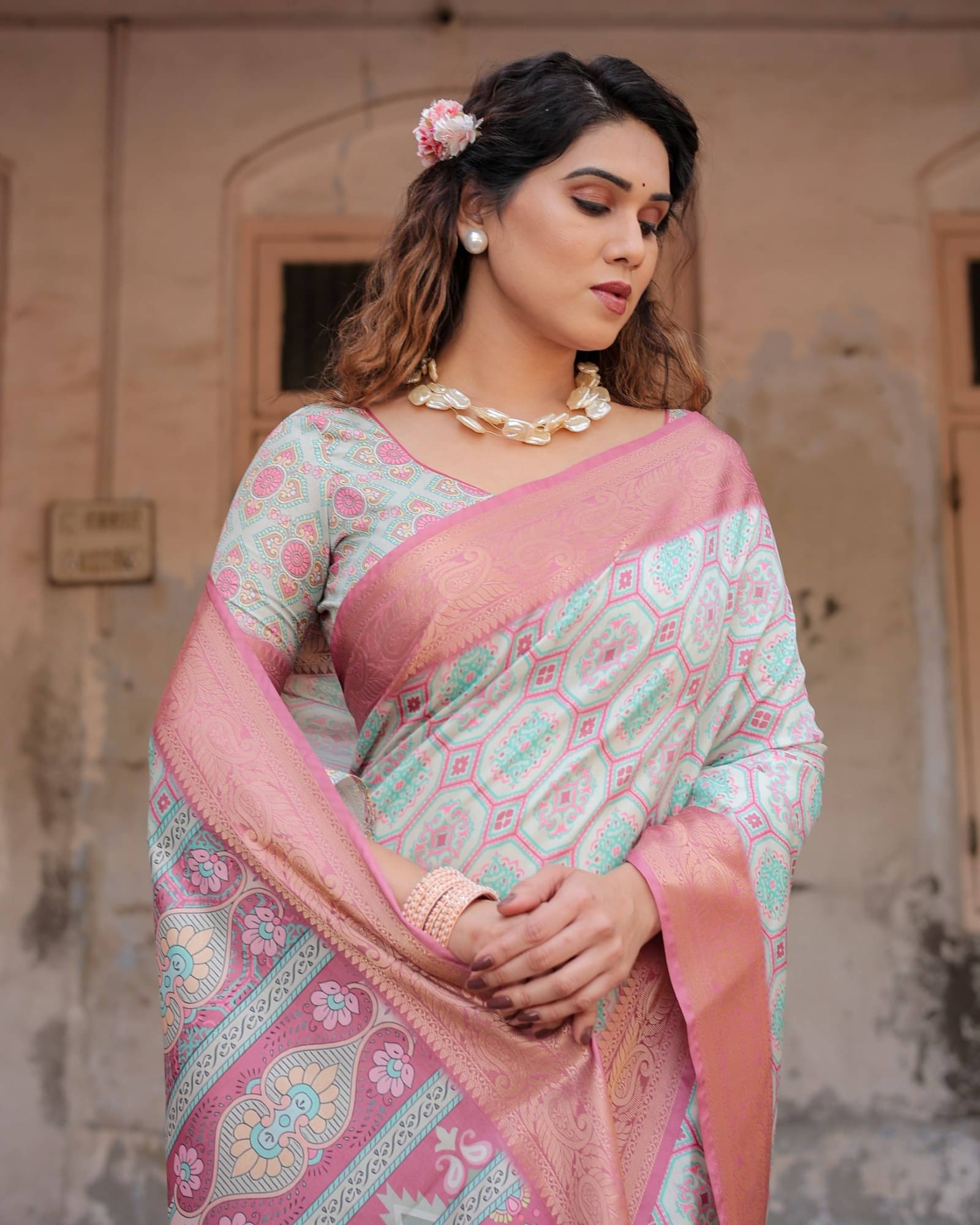 Almaari Fashion Cotton Silk Printed Saree With Unstitched Blouse Piece ( White ) Almaari Fashion Cotton Silk Printed Saree With Unstitched Blouse Piece ( White )