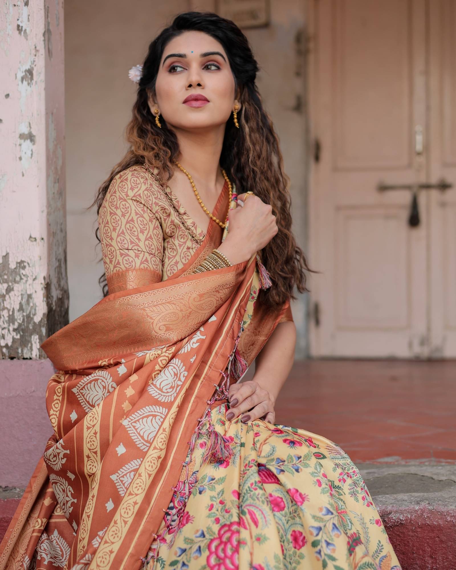     			Almaari Fashion Cotton Silk Printed Saree With Unstitched Blouse Piece ( Yellow )