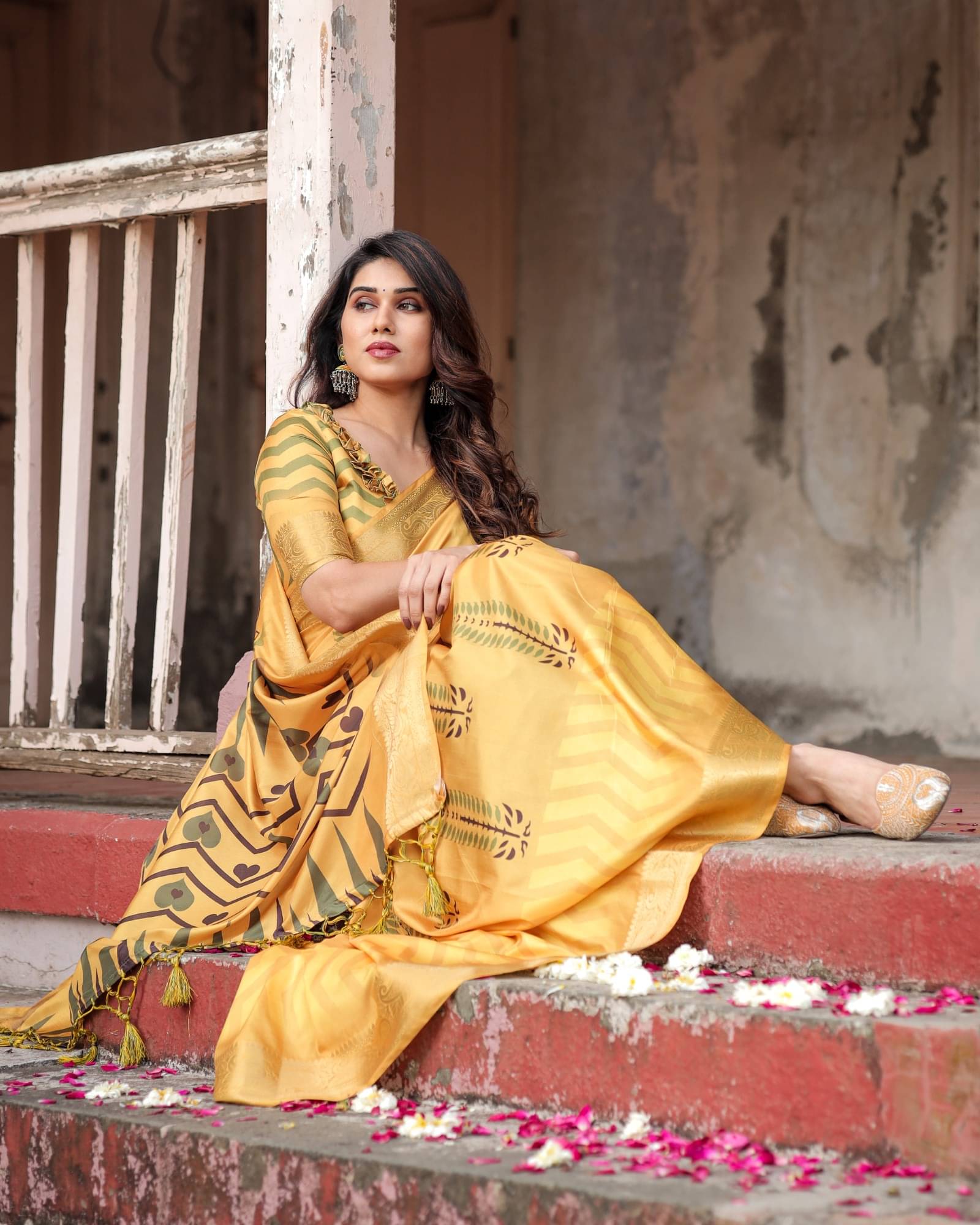 Almaari Fashion Cotton Silk Printed Saree With Unstitched Blouse Piece ( Yellow ) Almaari Fashion Cotton Silk Printed Saree With Unstitched Blouse Piece ( Yellow )