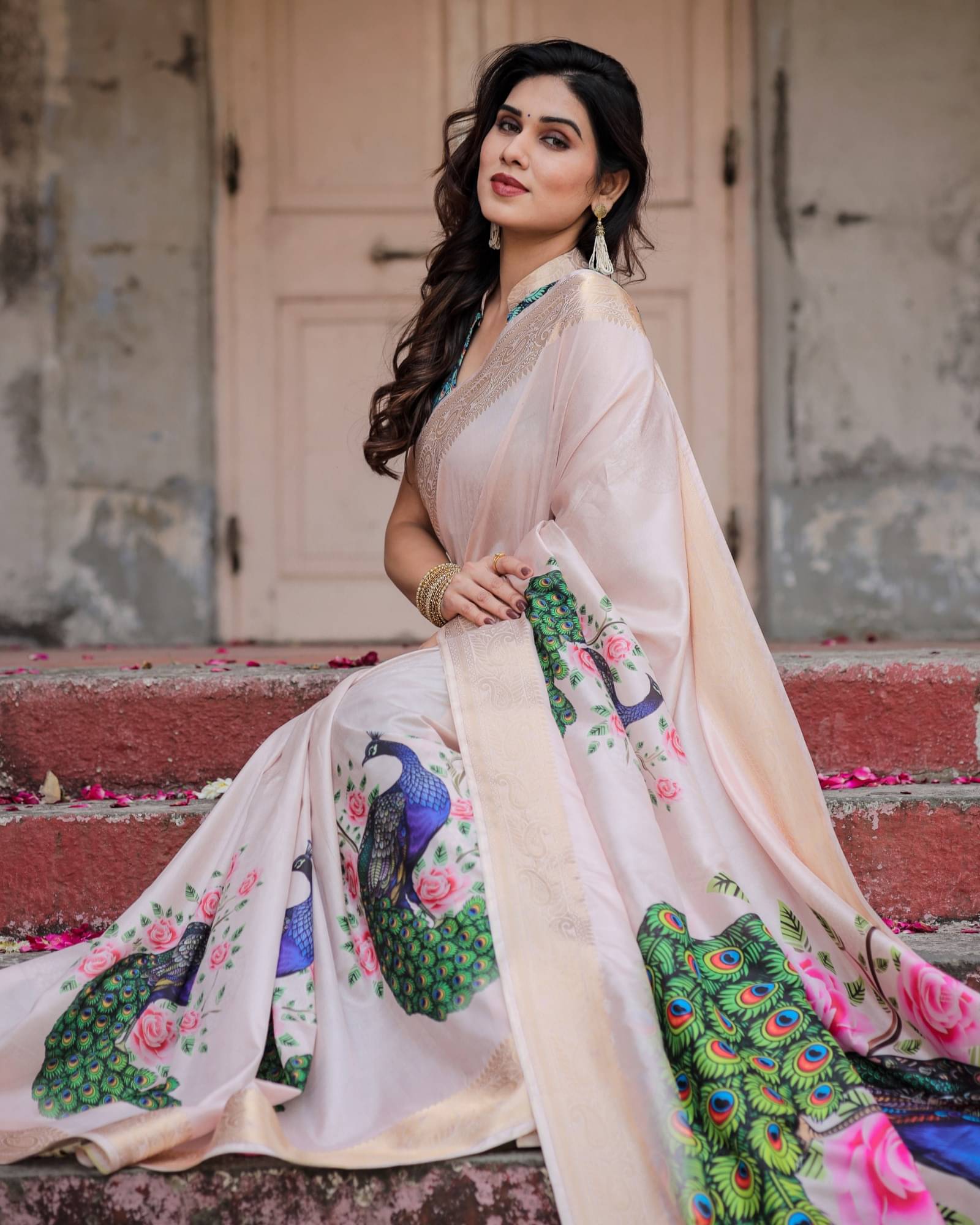 Almaari Fashion Cotton Silk Printed Saree With Unstitched Blouse Piece ( Cream ) Almaari Fashion Cotton Silk Printed Saree With Unstitched Blouse Piece ( Cream )