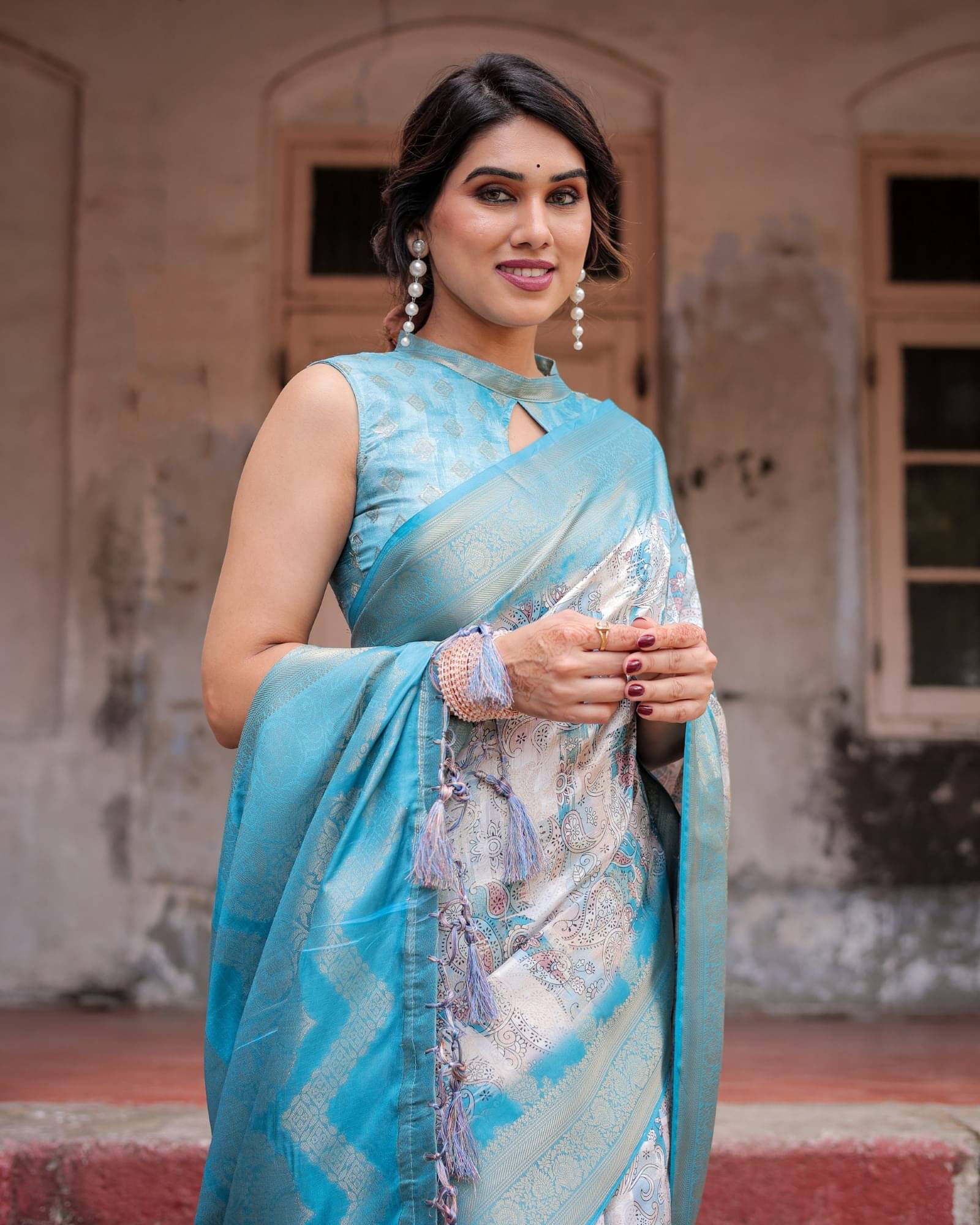 Almaari Fashion Cotton Silk Printed Saree With Unstitched Blouse Piece ( Blue ) Almaari Fashion Cotton Silk Printed Saree With Unstitched Blouse Piece ( Blue )