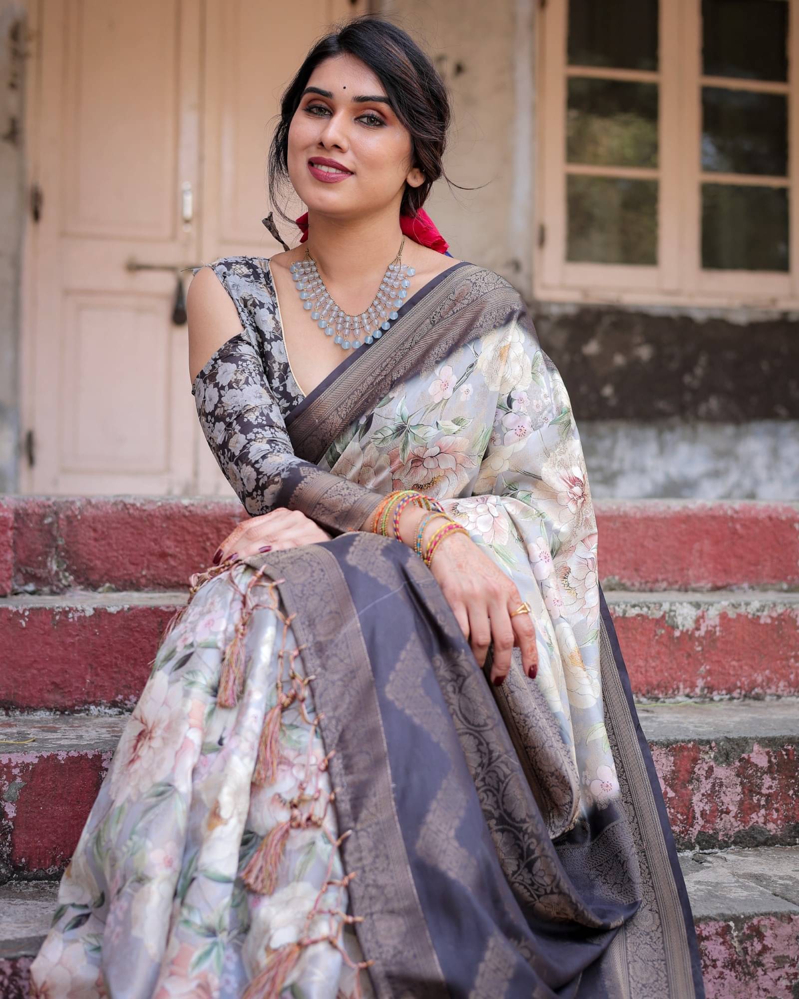     			Almaari Fashion Cotton Silk Printed Saree With Unstitched Blouse Piece ( Grey )