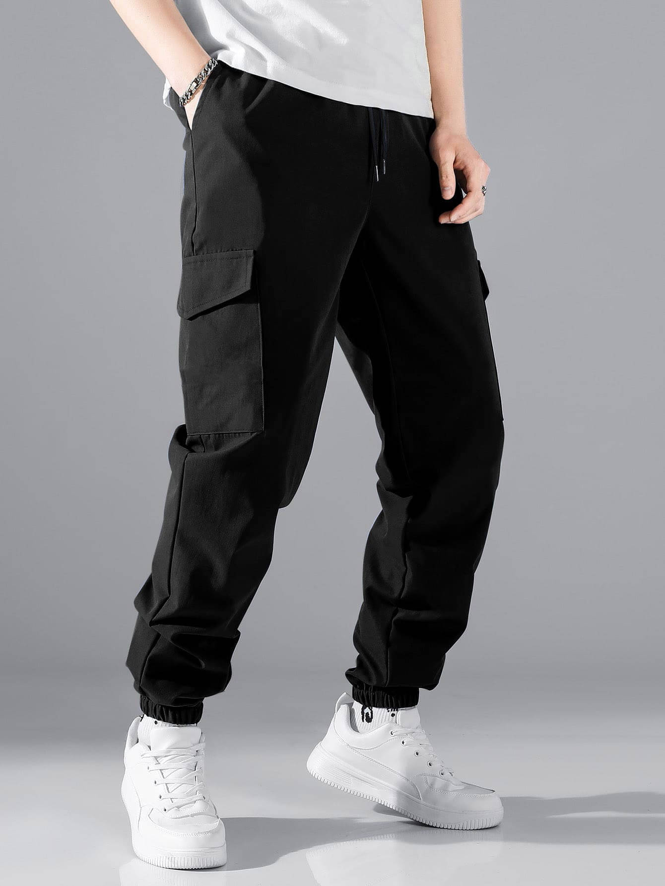     			Aahwan Regular Flat Men's Joggers - Black ( Pack of 1 )