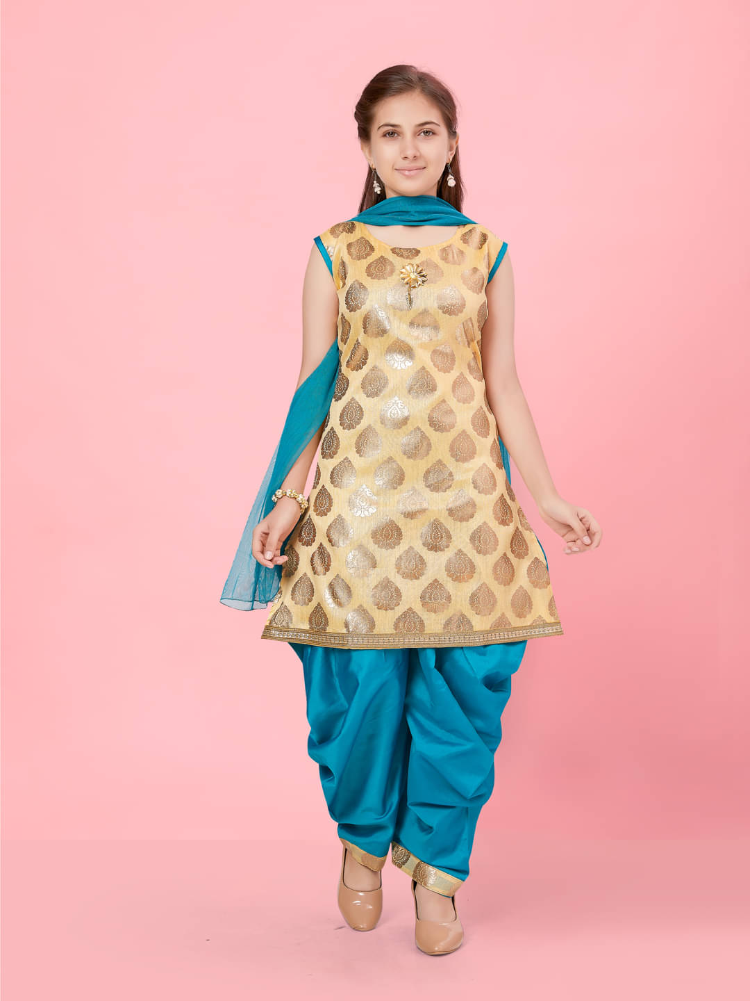     			Aarika Girls Silk Kurti with Dhoti ( Pack of 1 , Gold )