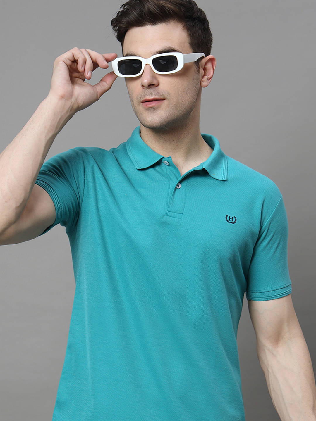 Hushbucks Pack of 1 Cotton Blend Regular Fit Solid Half Sleeves Men's Polo T Shirt ( Green ) Hushbucks Pack of 1 Cotton Blend Regular Fit Solid Half Sleeves Men's Polo T Shirt ( Green )