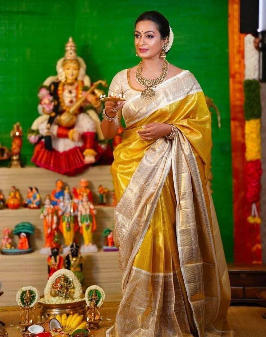     			Magneitta Organza Woven Saree With Unstitched Blouse Piece ( Gold )