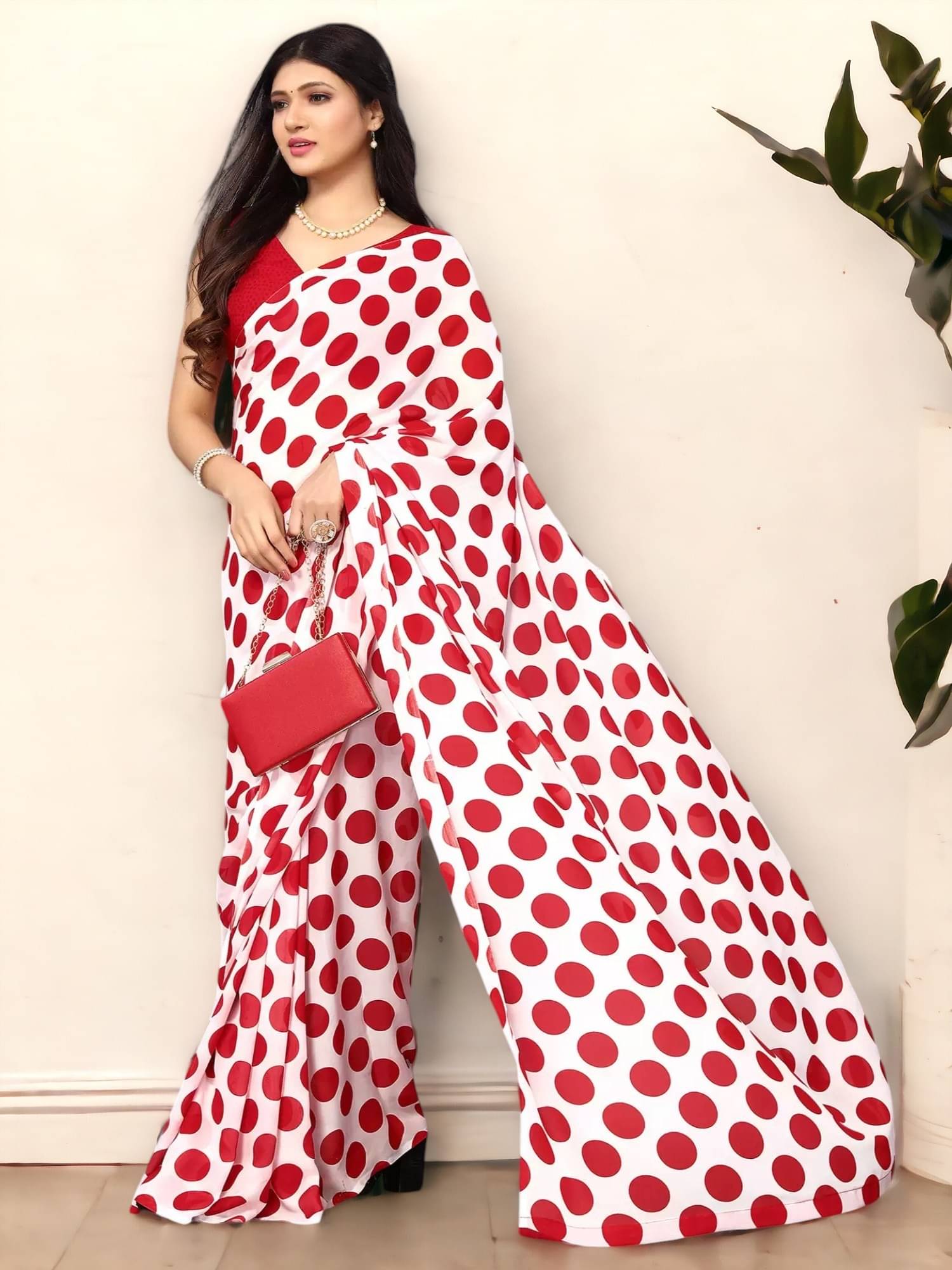     			TTH Georgette Embroidered Saree With Unstitched Blouse Piece ( Red )