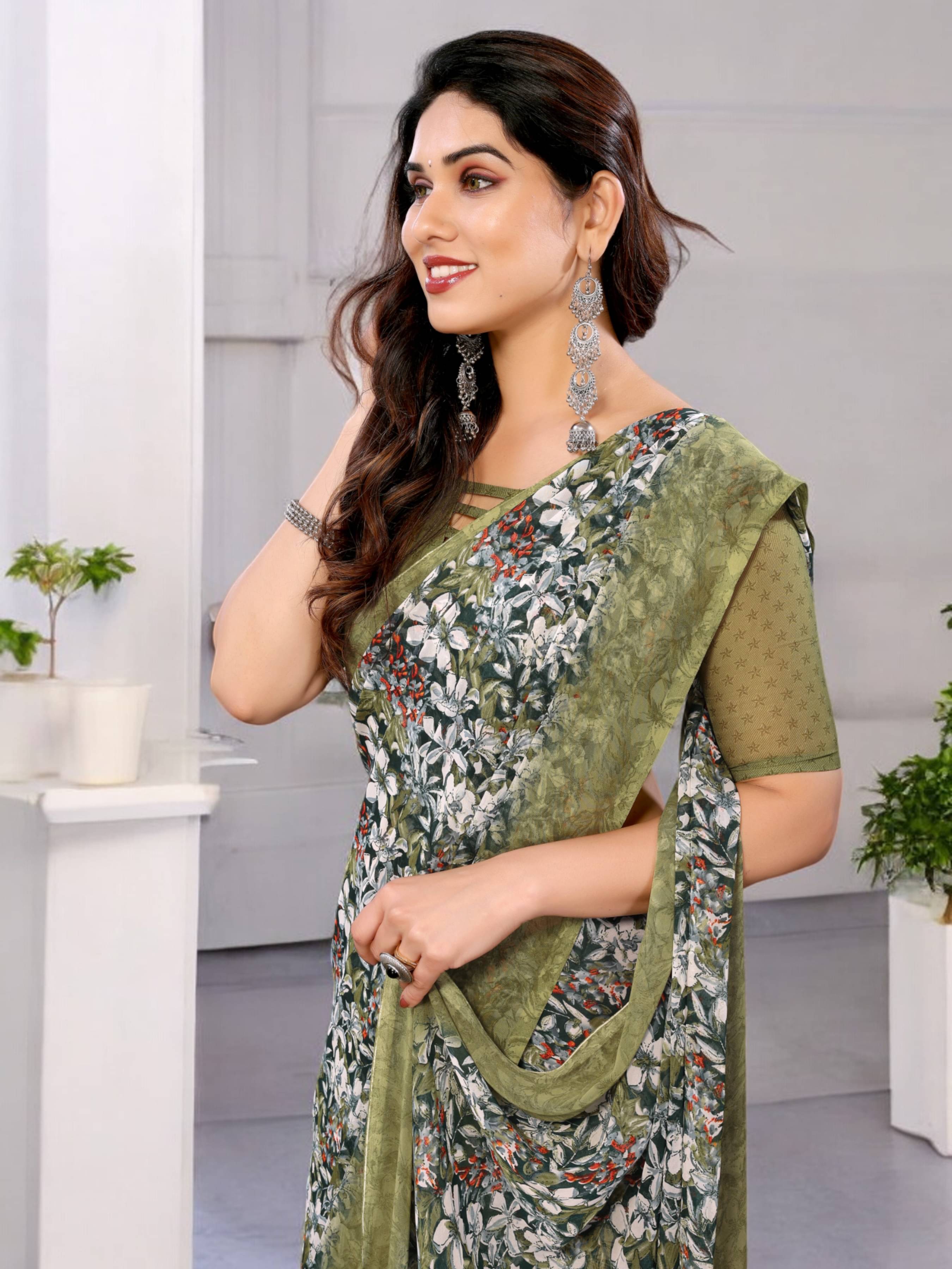 TTH Georgette Printed Saree With Unstitched Blouse Piece ( Green ) TTH Georgette Printed Saree With Unstitched Blouse Piece ( Green )