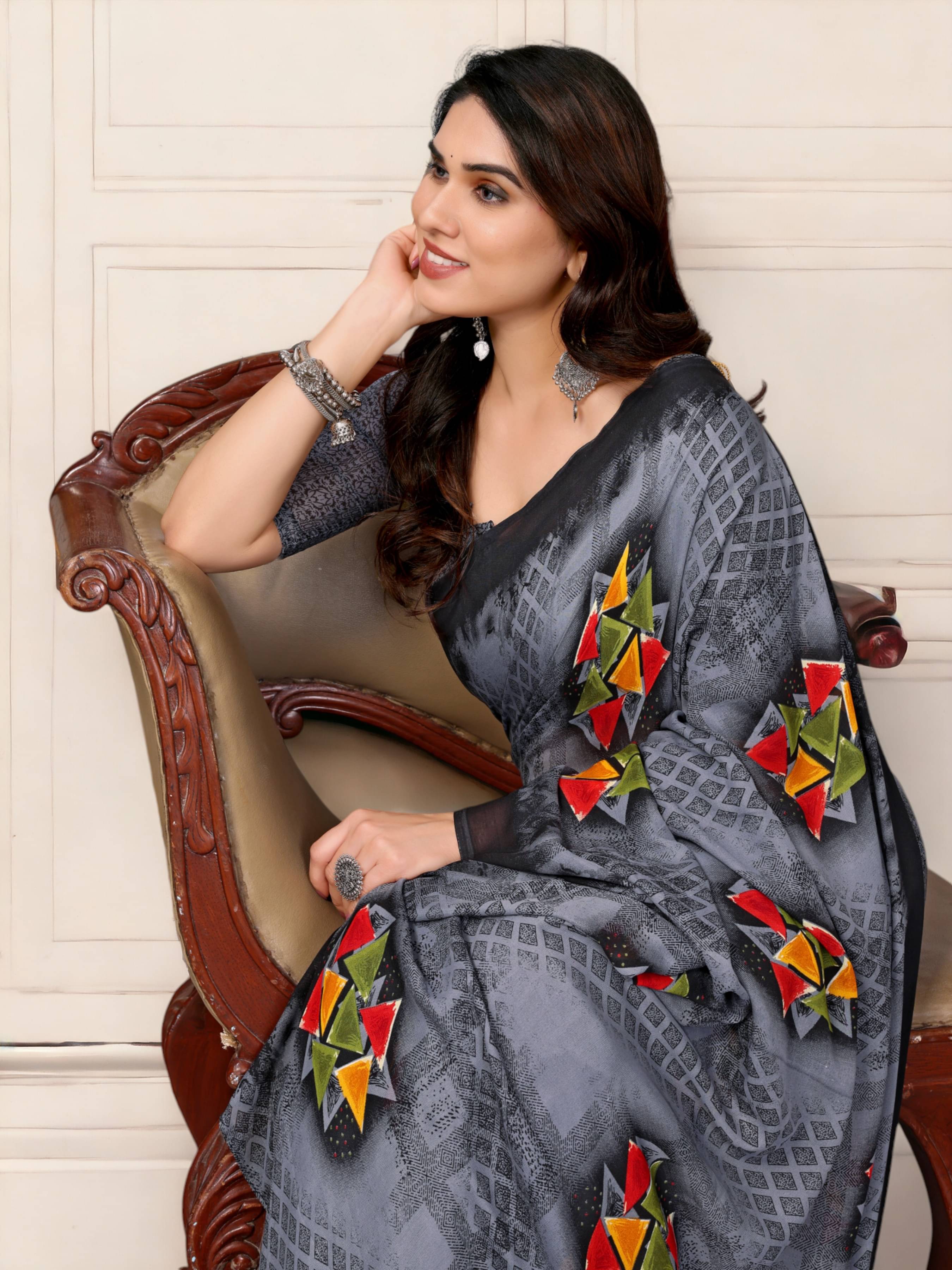     			TTH Georgette Printed Saree With Unstitched Blouse Piece ( Black )