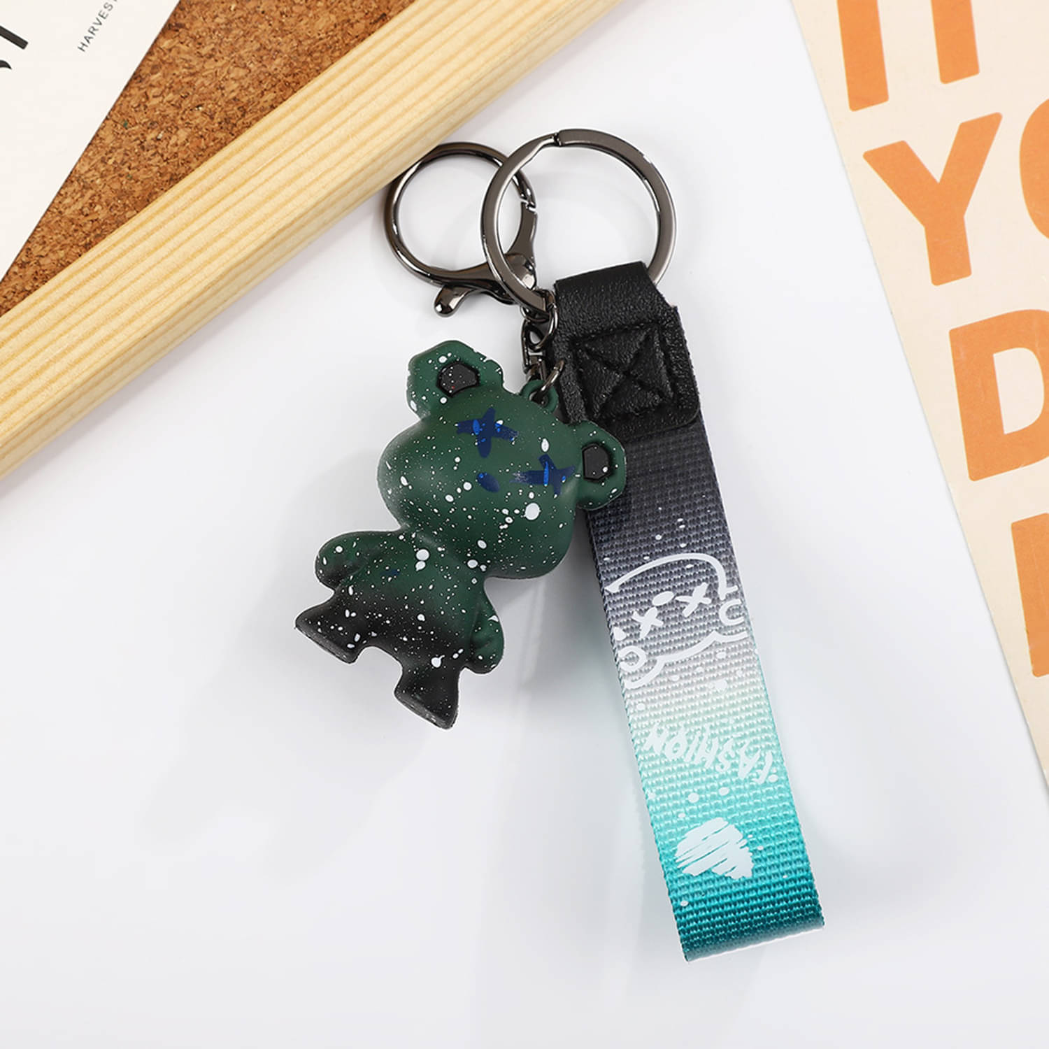     			Flenzy Green Key Chain ( Pack of 1 )
