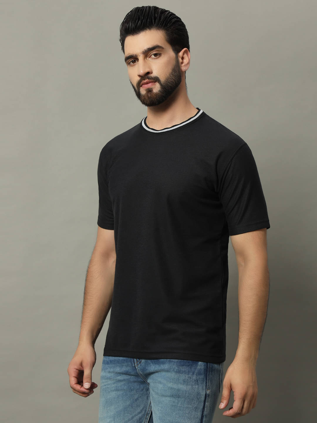 GET GOLF Cotton Blend Regular Fit Solid Half Sleeves Men's Round T-Shirt - Black ( Pack of 1 ) GET GOLF Cotton Blend Regular Fit Solid Half Sleeves Men's Round T-Shirt - Black ( Pack of 1 )