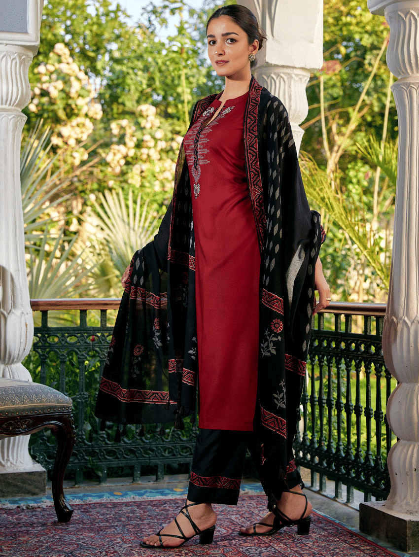 Jaipuri Bunaai Women Rayon Solid A-line Kurti With Pants ( Maroon )