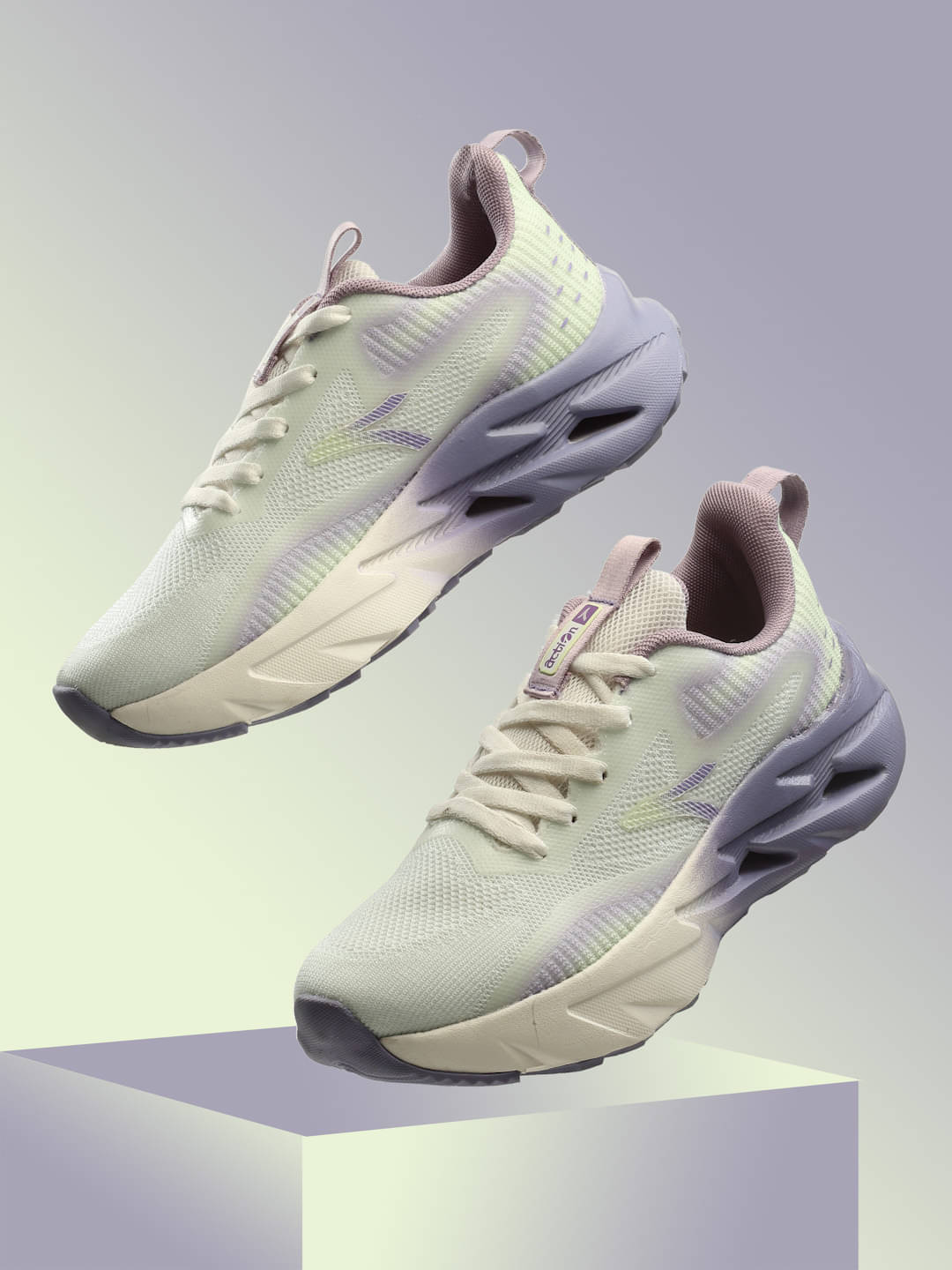 Action - Green Women's Running Shoes Action - Green Women's Running Shoes