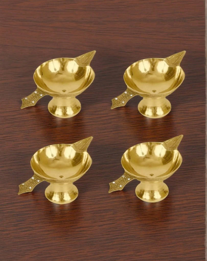 Spherulemuster Brass Table Diya - Pack of 4 Spherulemuster Brass Table Diya - Pack of 4