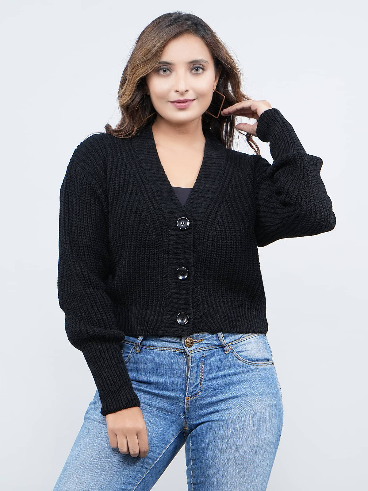 FEVERFEW Acro Wool V Neck Women's Buttoned Cardigans - Black ( Single ) FEVERFEW Acro Wool V Neck Women's Buttoned Cardigans - Black ( Single )