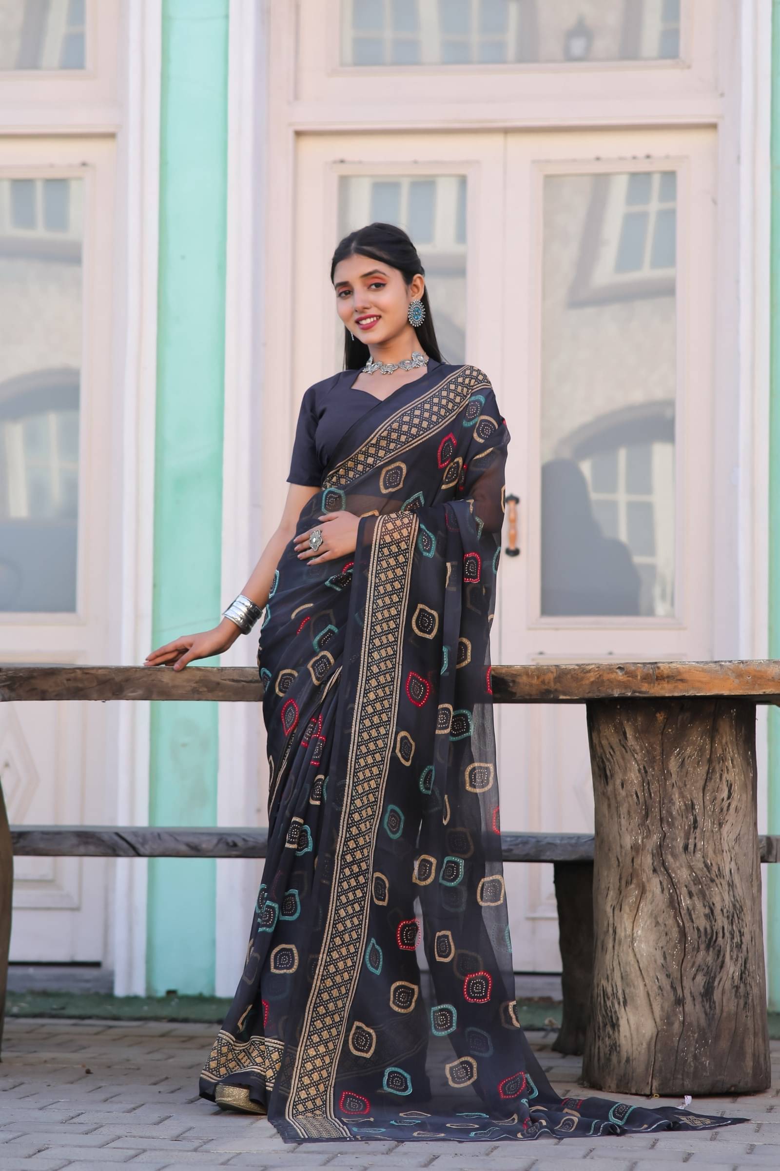     			Kanooda Prints Chiffon Printed Saree With Unstitched Blouse Piece ( Black )