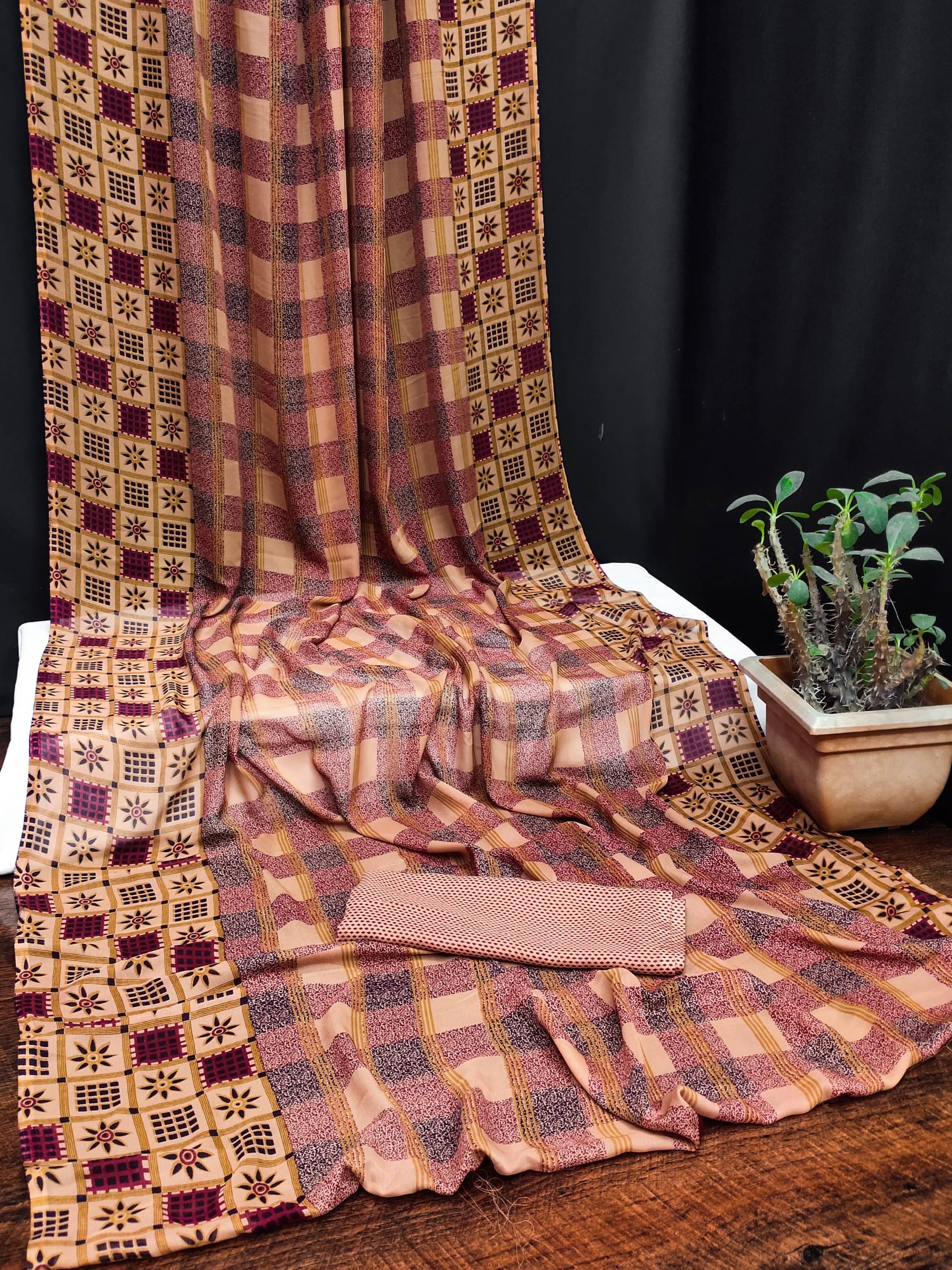 Kanooda Prints Georgette Printed Saree With Unstitched Blouse Piece ( Brown ) Kanooda Prints Georgette Printed Saree With Unstitched Blouse Piece ( Brown )